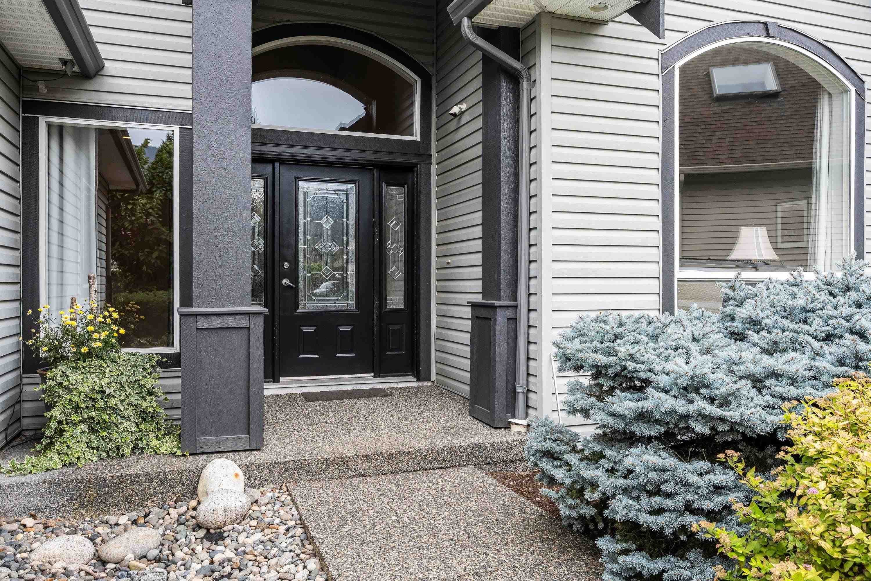 44497 Elsie Place, Chilliwack, V2R 5N5 — photo 2