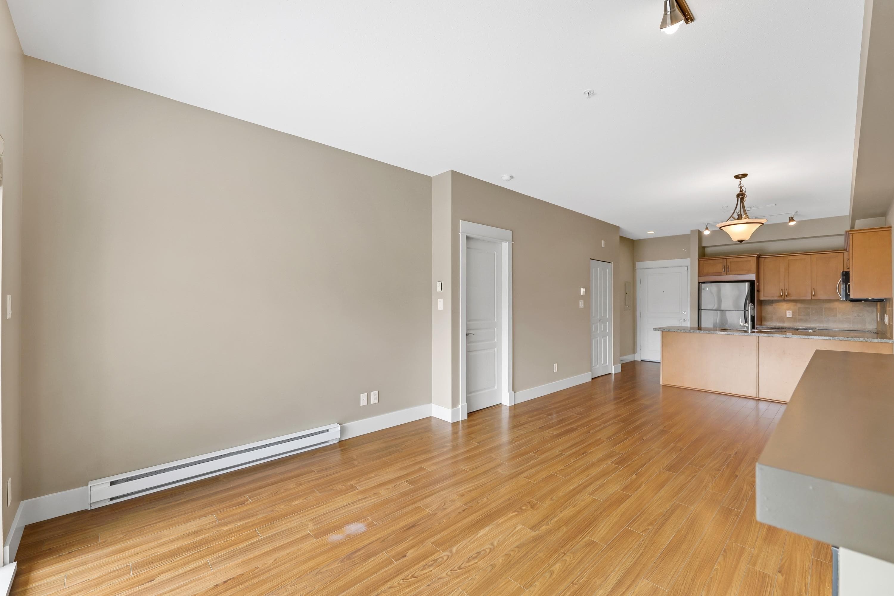 318 - 1336 Main Street, Squamish, V8B 0R2 — photo 4