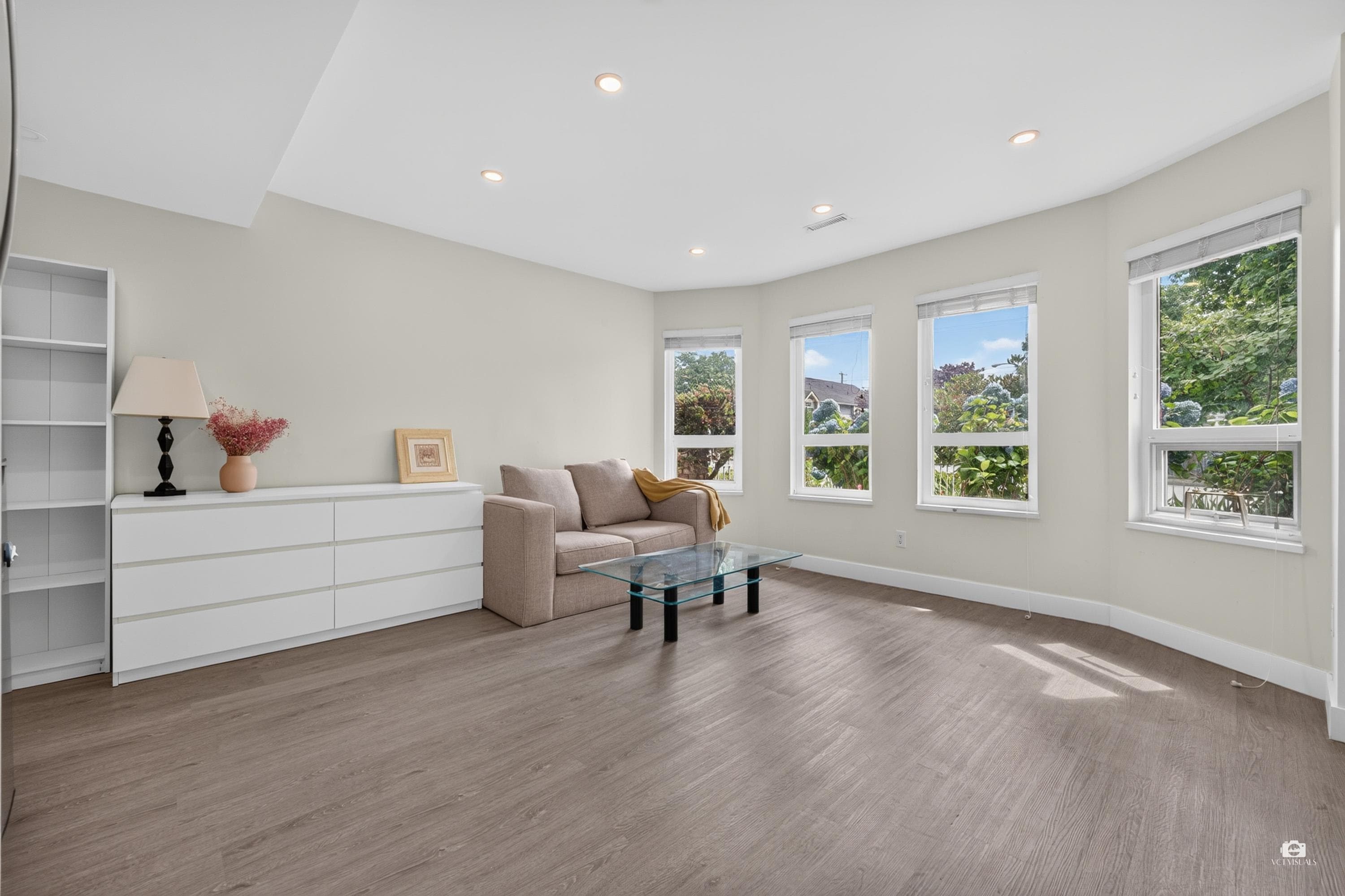 196 E 58th Avenue, Vancouver, V5X 1V6 — photo 3