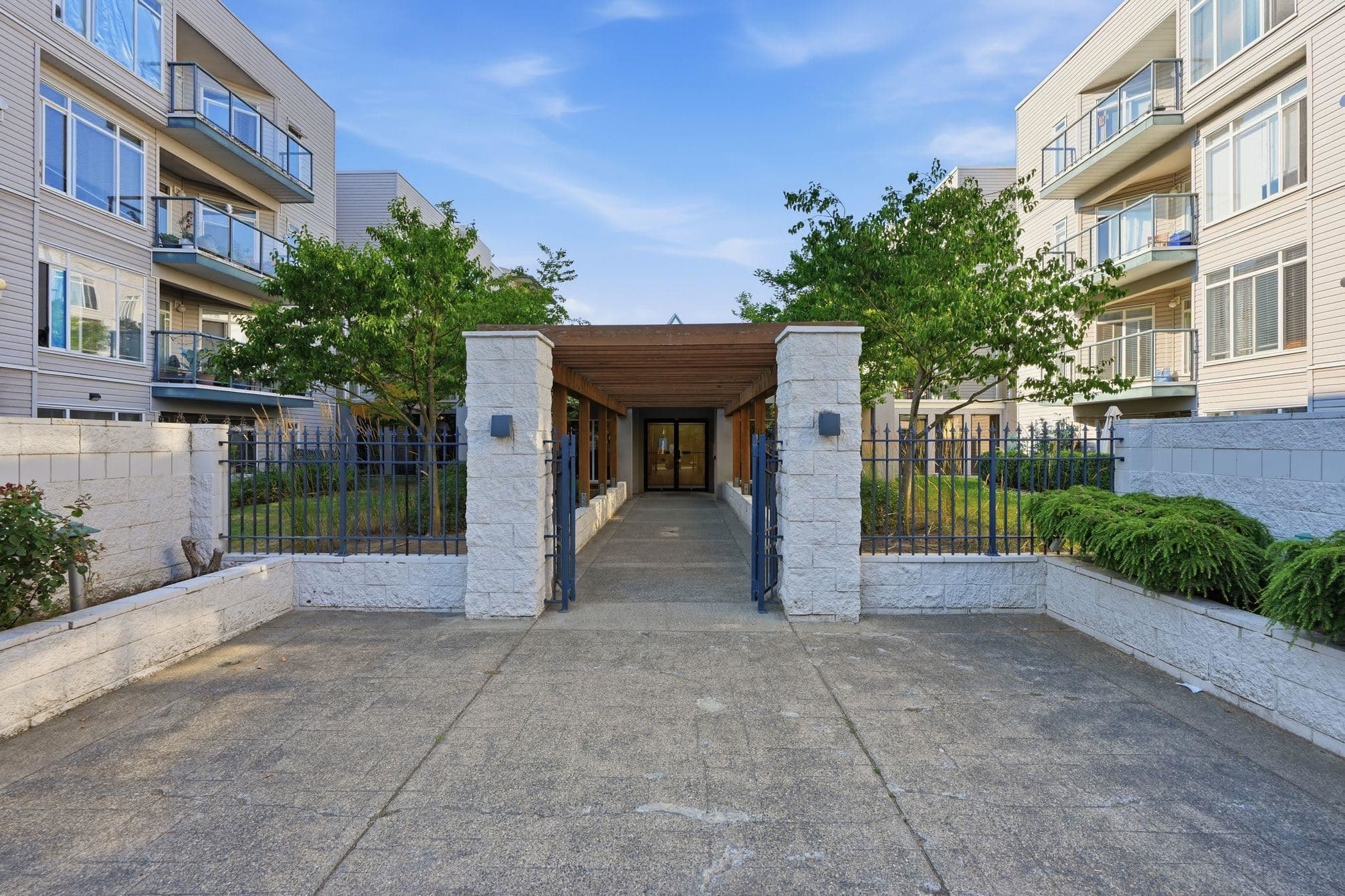 213 - 32085 George Ferguson Way, Abbotsford, V2S 2K7 — photo 2
