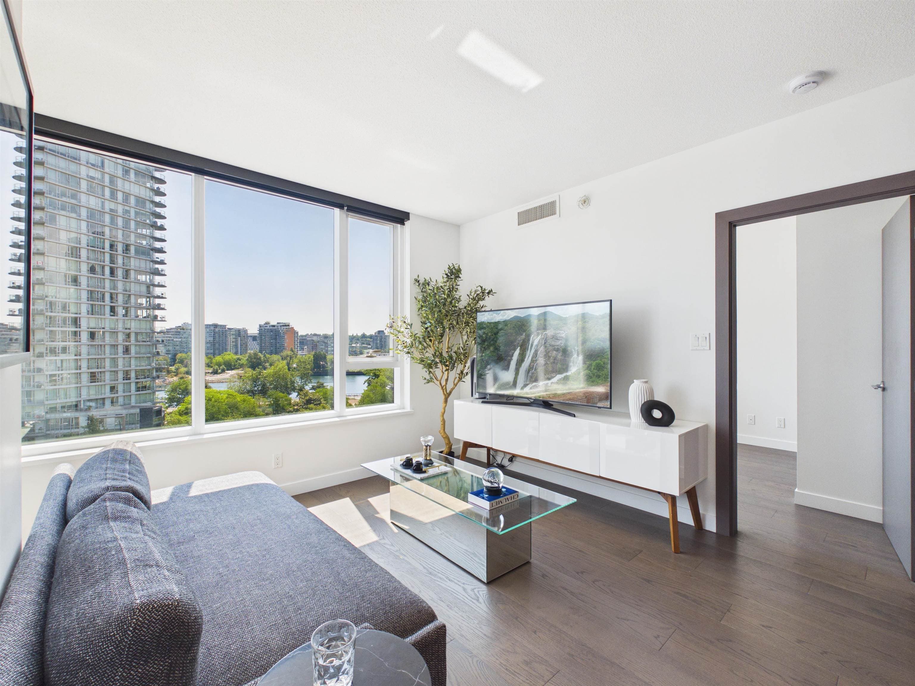 808 - 68 Smithe Street, Vancouver, V6B 0P4 — photo 2