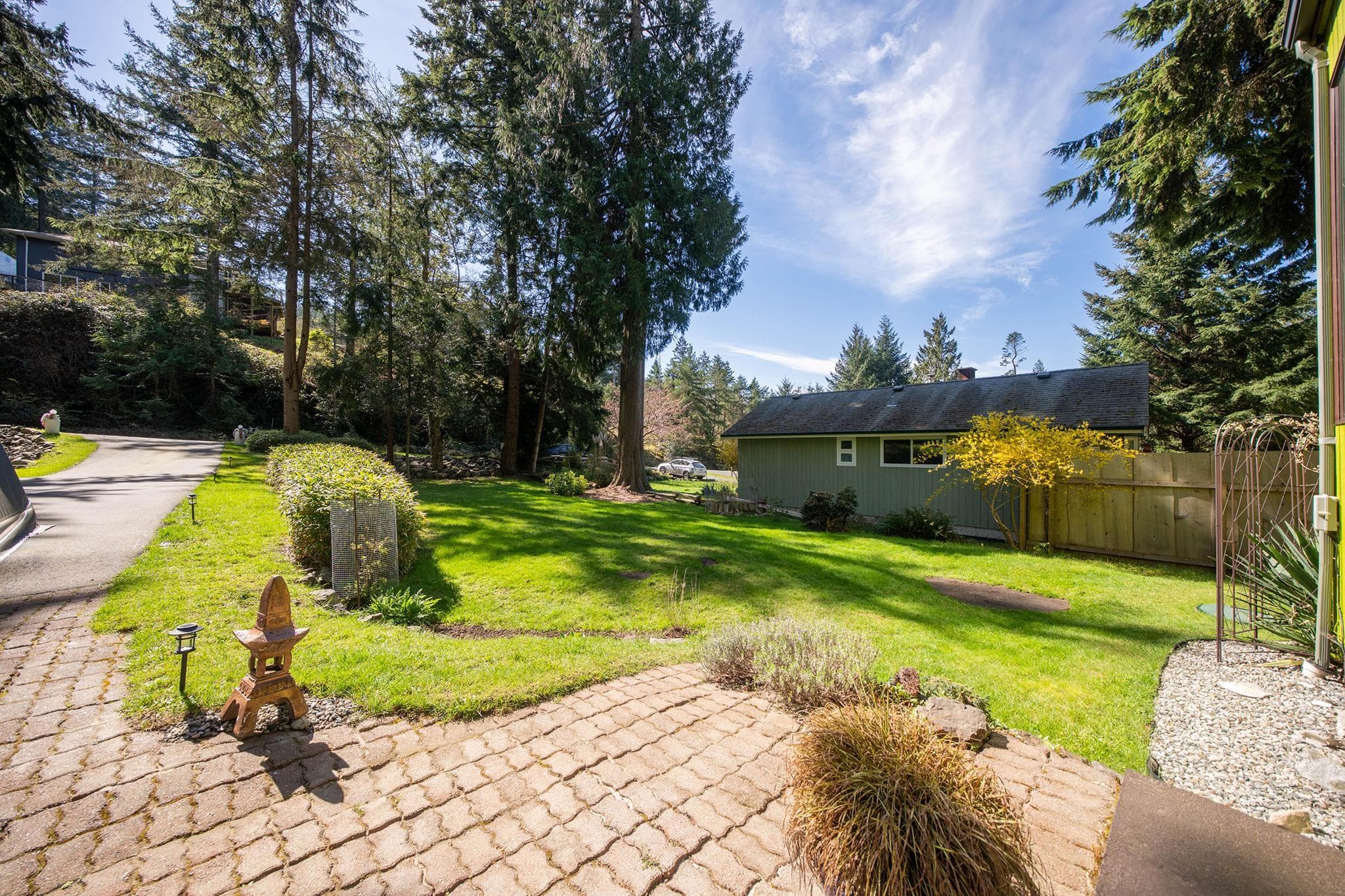 1540 Tunstall Boulevard, Bowen Island, V0N 1G2 — photo 3