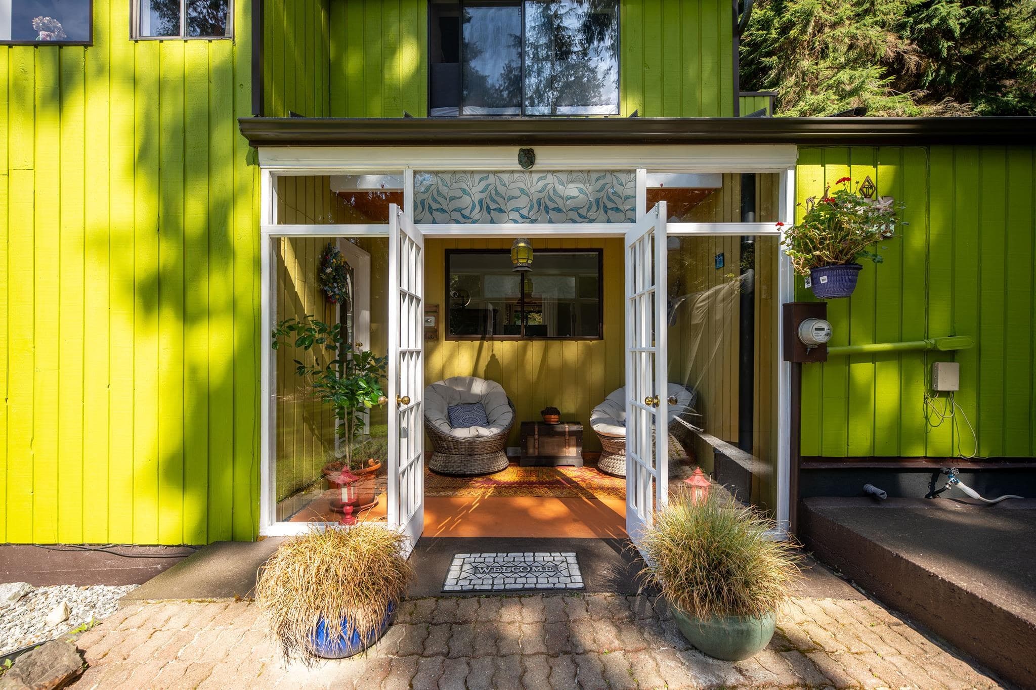 1540 Tunstall Boulevard, Bowen Island, V0N 1G2 — photo 1