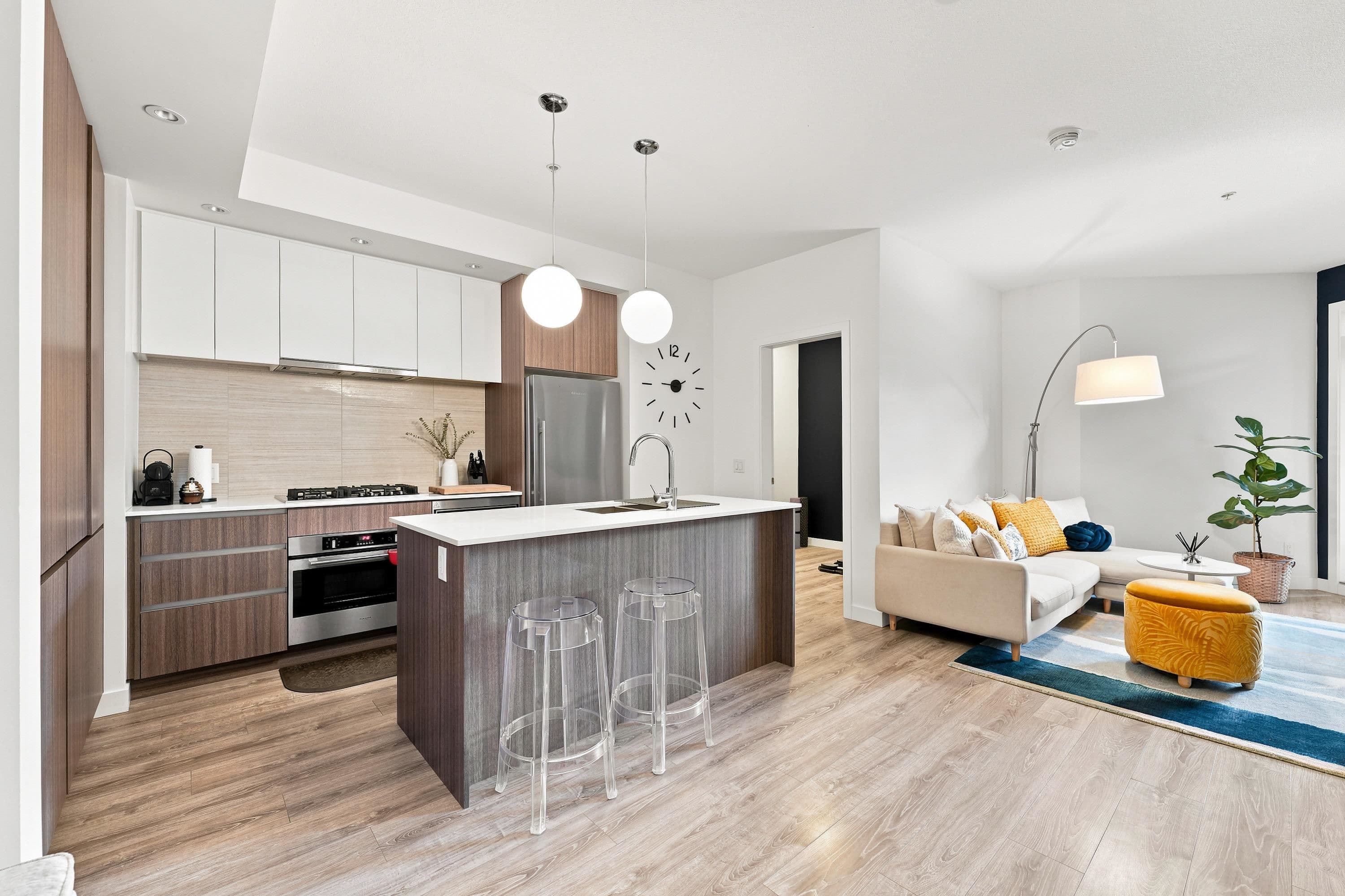 201 - 516 Foster Avenue, Coquitlam, V3J 0H8 — photo 5