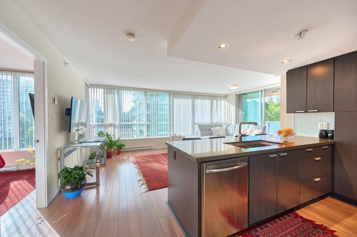 805 - 2232 Douglas Road, Burnaby, V5C 0G9 — photo 4