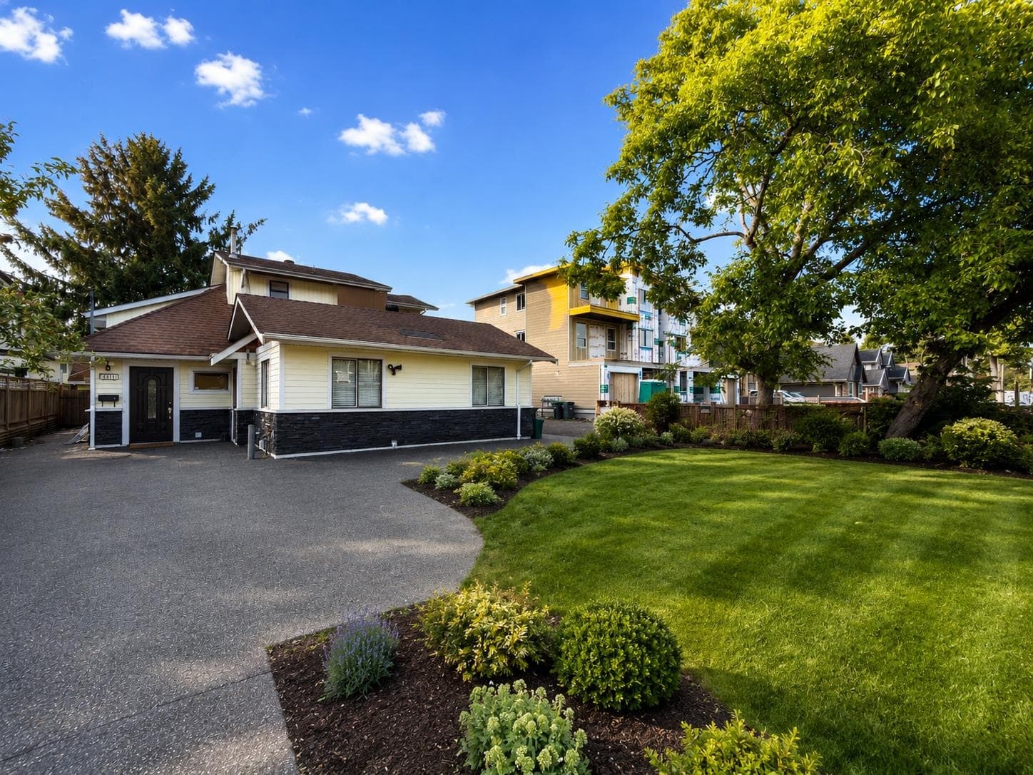 14115 110 Avenue, Surrey, V3R 1Z3 — photo 2