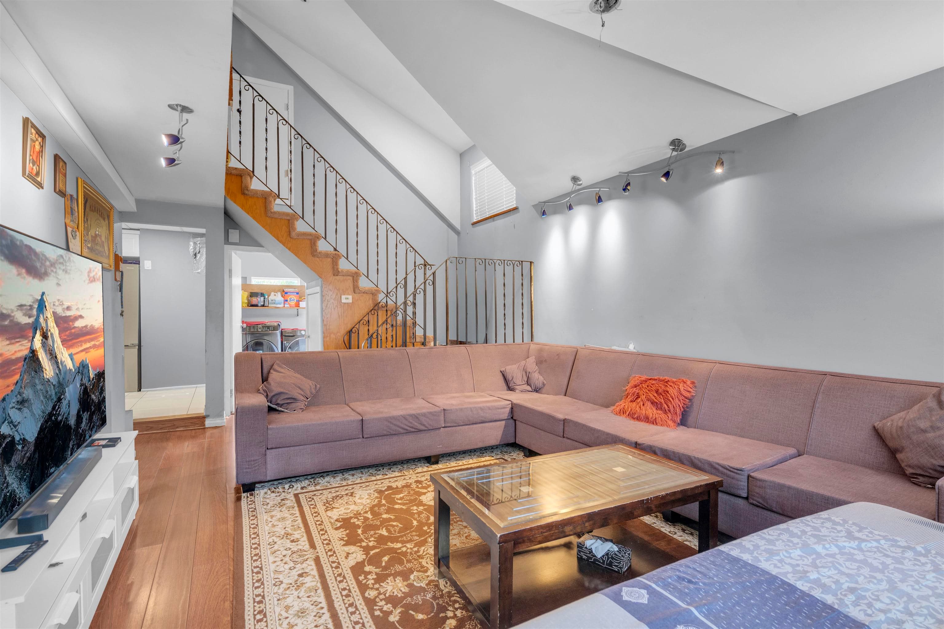 14115 110 Avenue, Surrey, V3R 1Z3 — photo 5