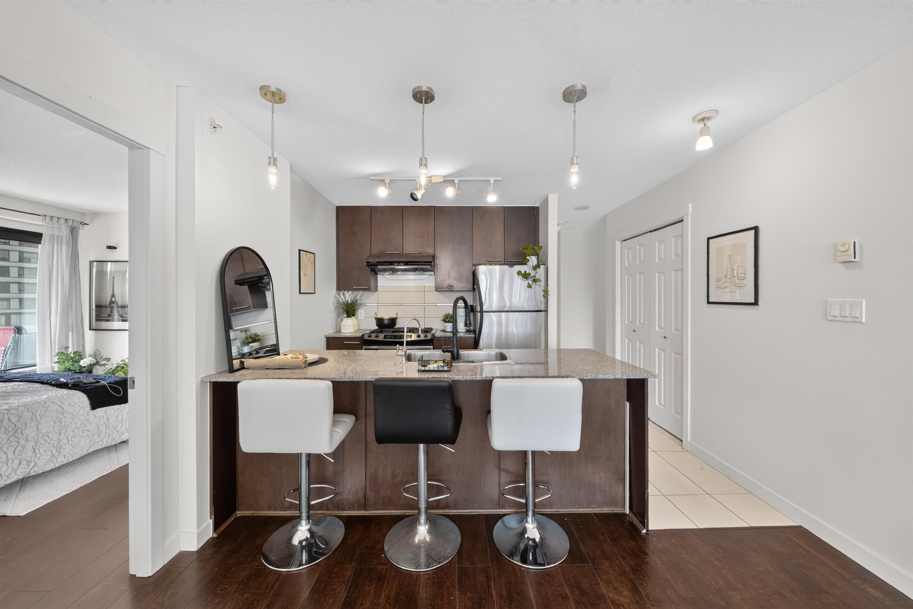 612 - 5811 No. 3 Road, Richmond, V6X 2C9 — photo 5