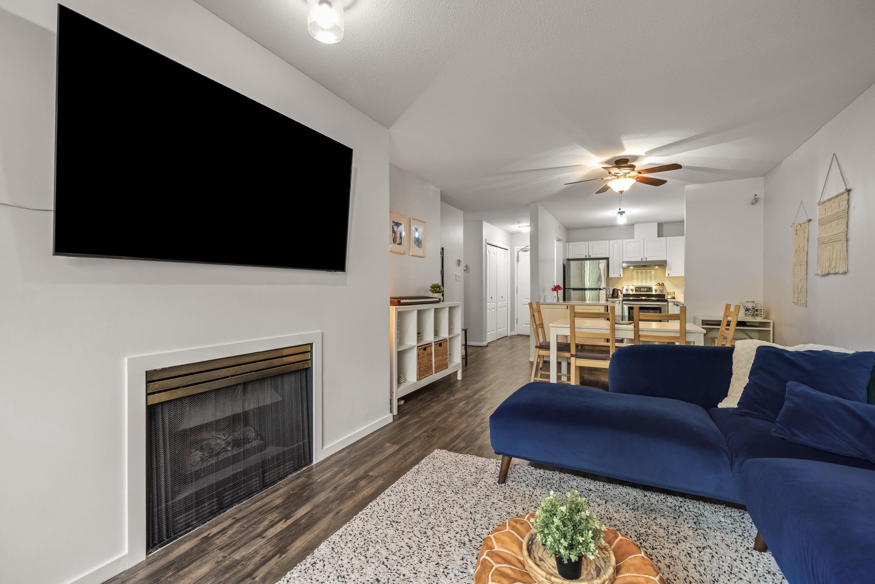 208 - 2551 Parkview Lane, Port Coquitlam, V3C 6J8 — photo 3