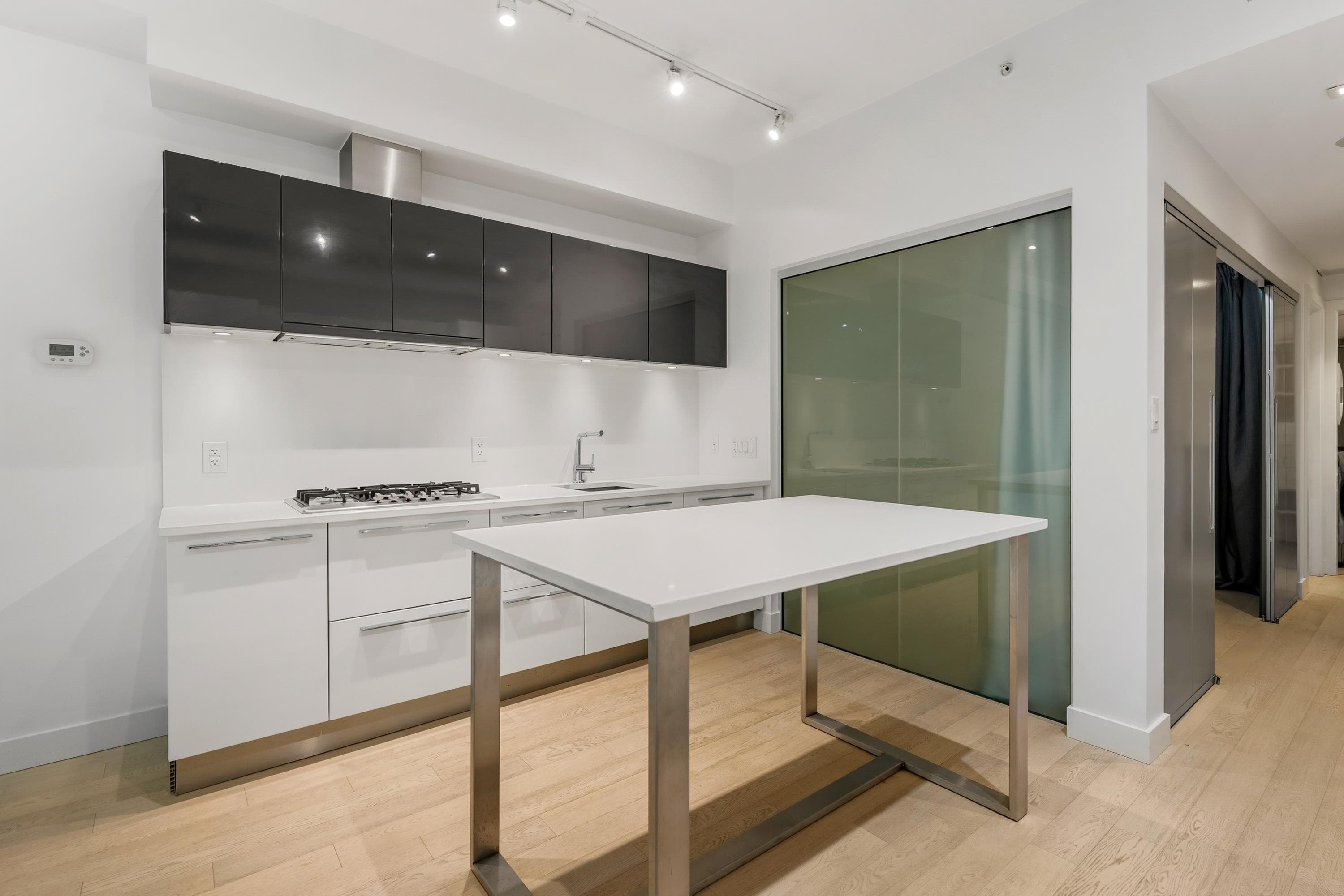 134 E 1st Avenue, Vancouver, V5T 1A4 — photo 2
