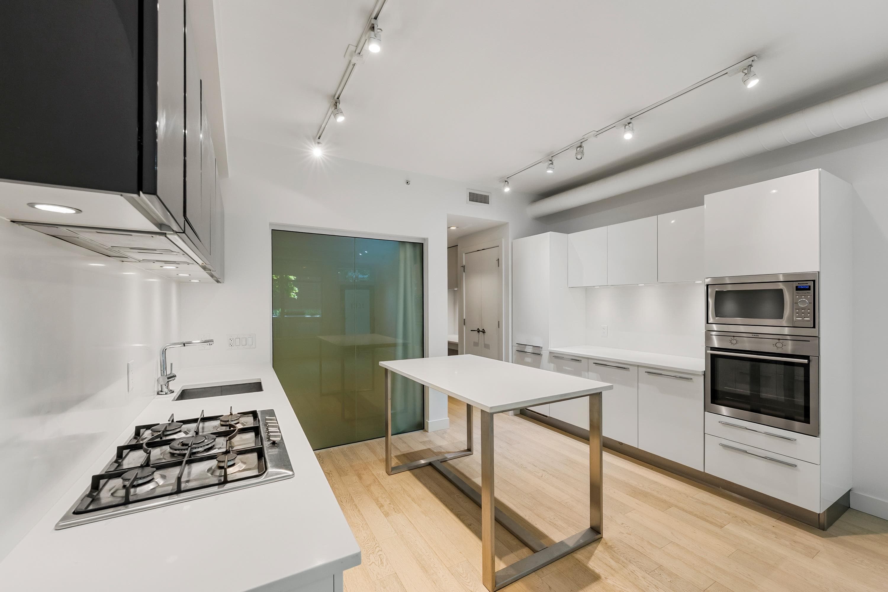 134 E 1st Avenue, Vancouver, V5T 1A4 — photo 3