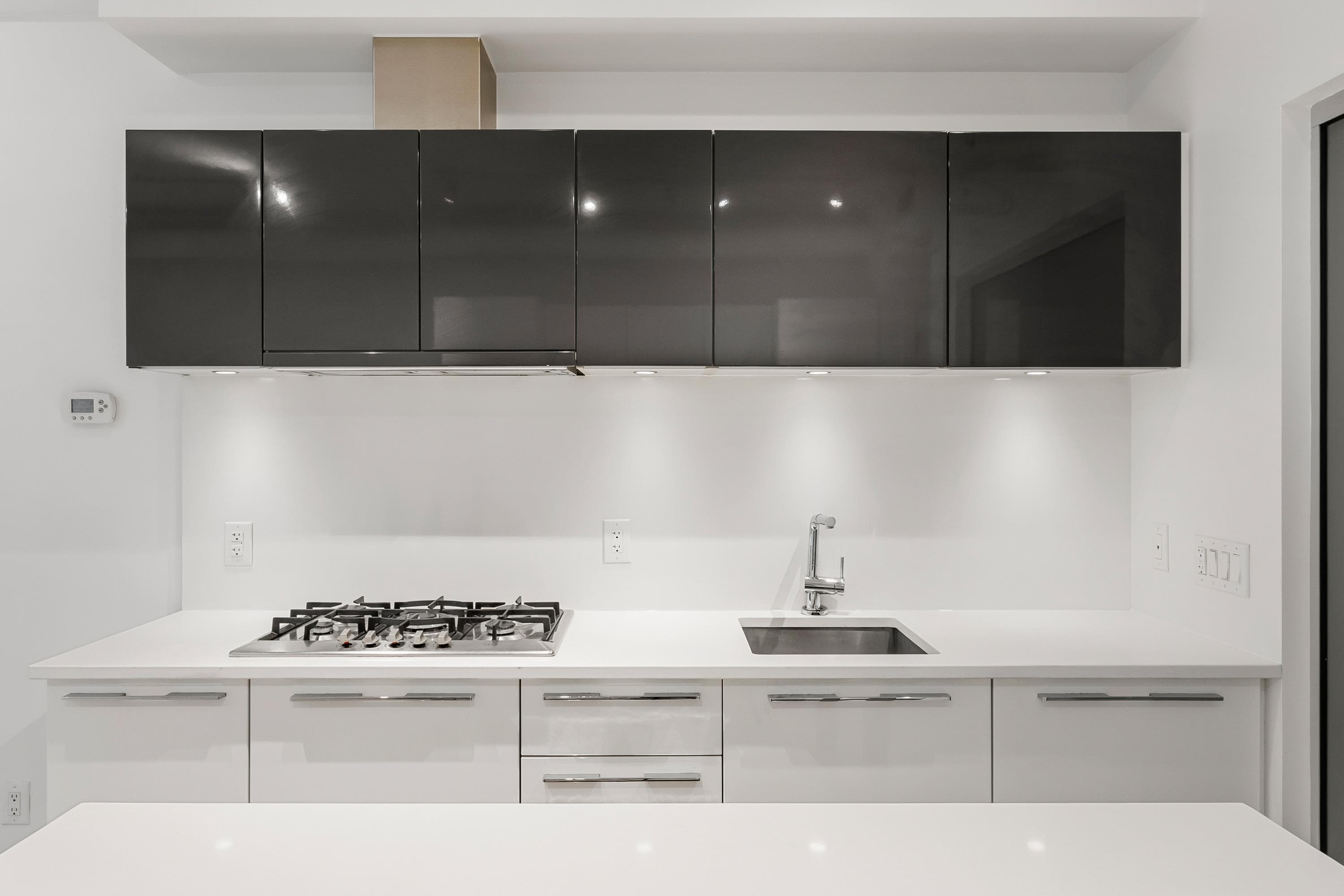 134 E 1st Avenue, Vancouver, V5T 1A4 — photo 1