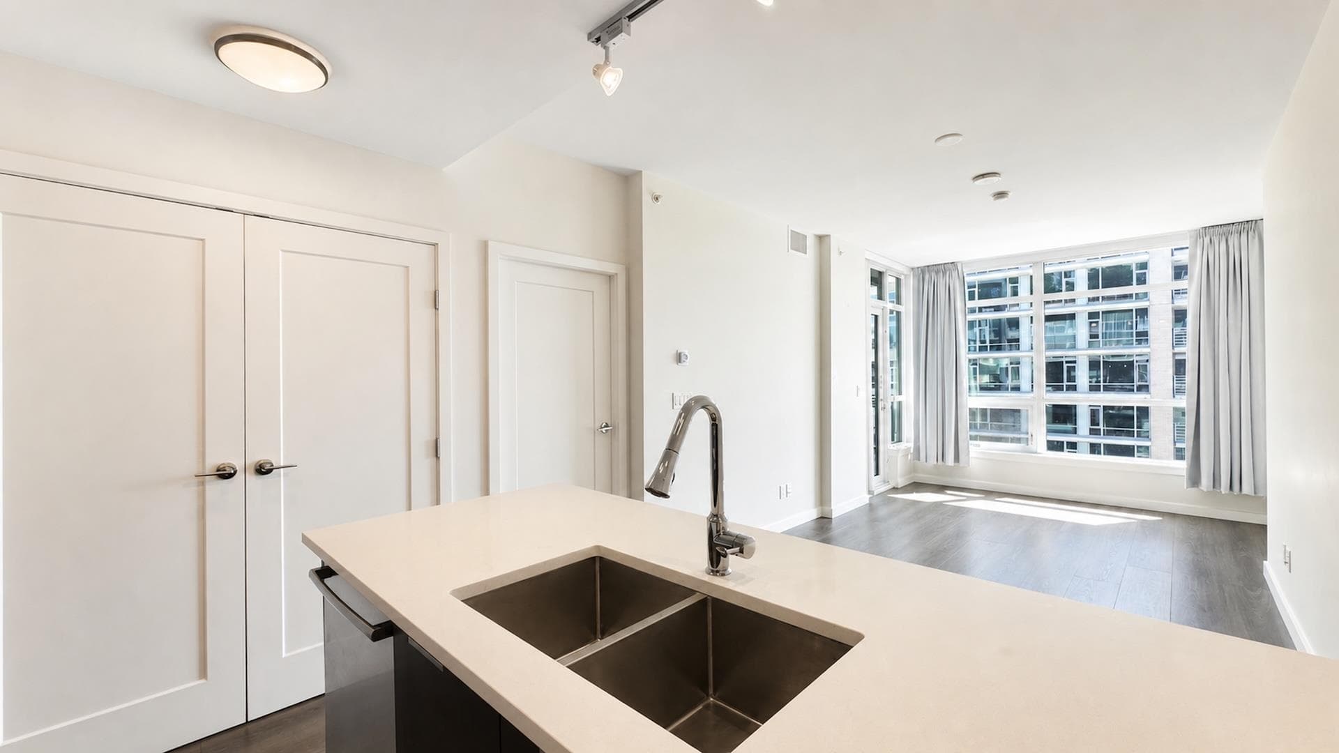 706 - 3333 Sexsmith Road, Richmond, V6X 0R7 — photo 5