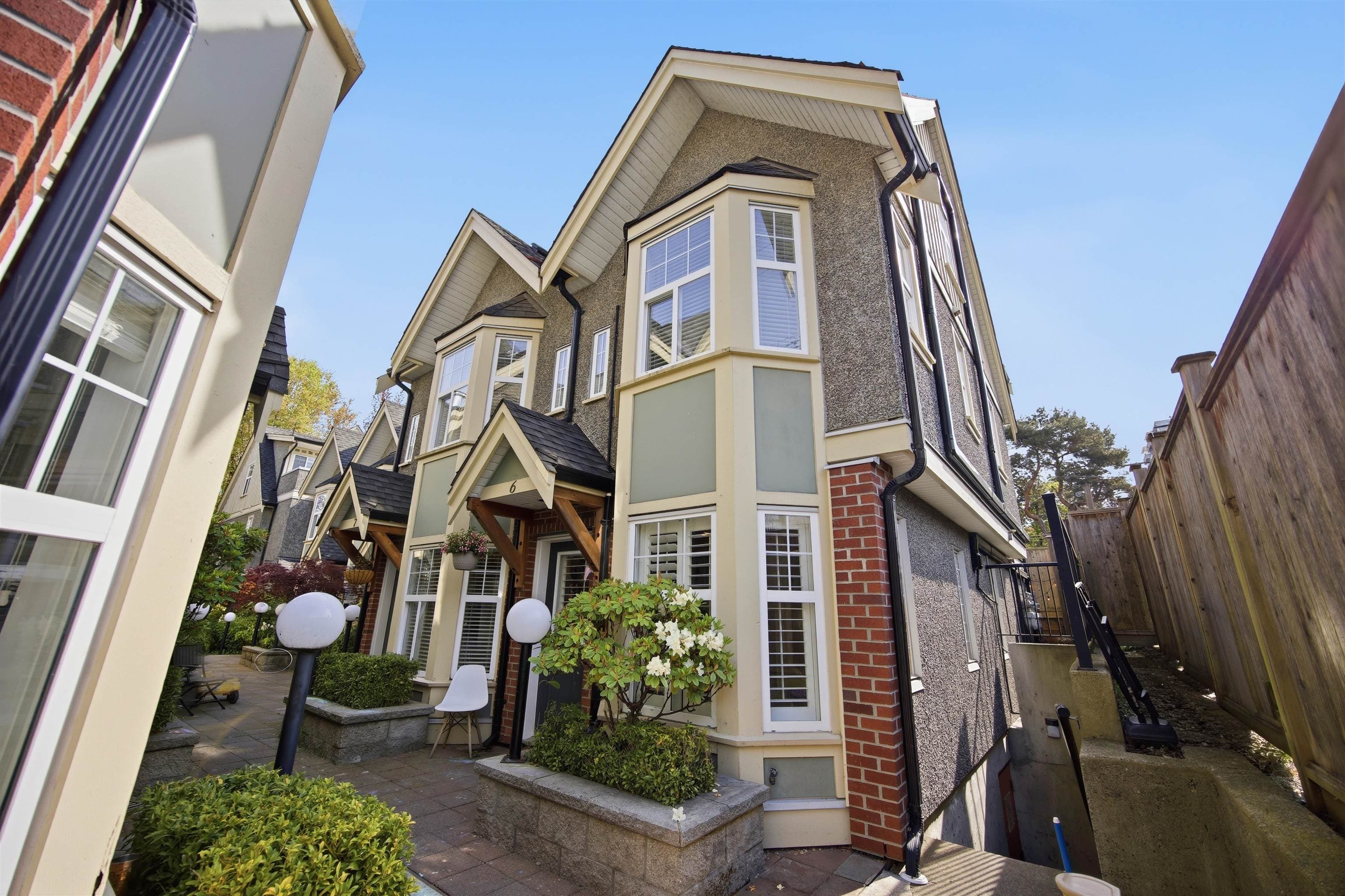 6 - 1642 E Georgia Street, Vancouver