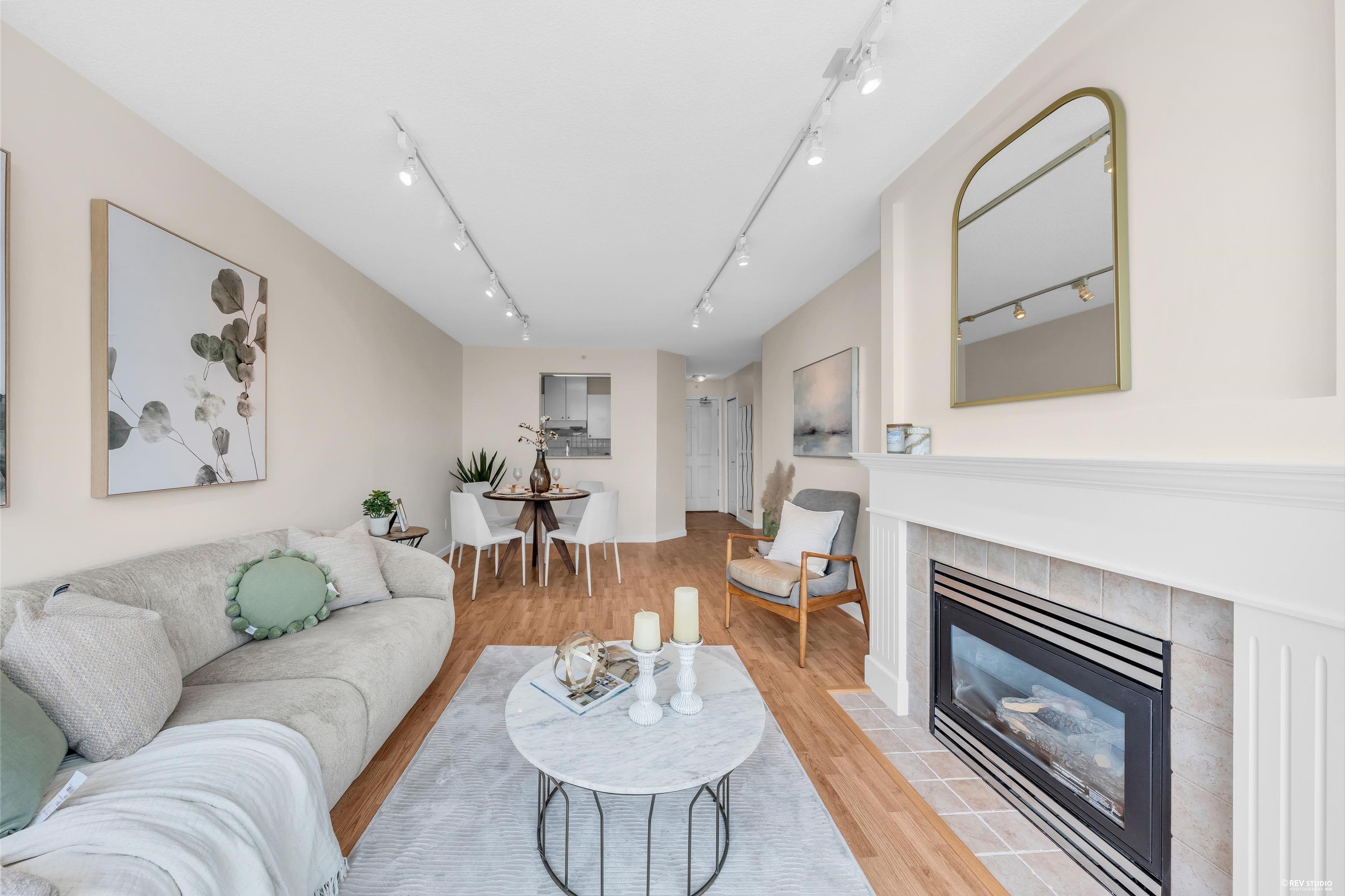 1702 - 6611 Southoaks Crescent, Burnaby, V5E 4L5 — photo 2