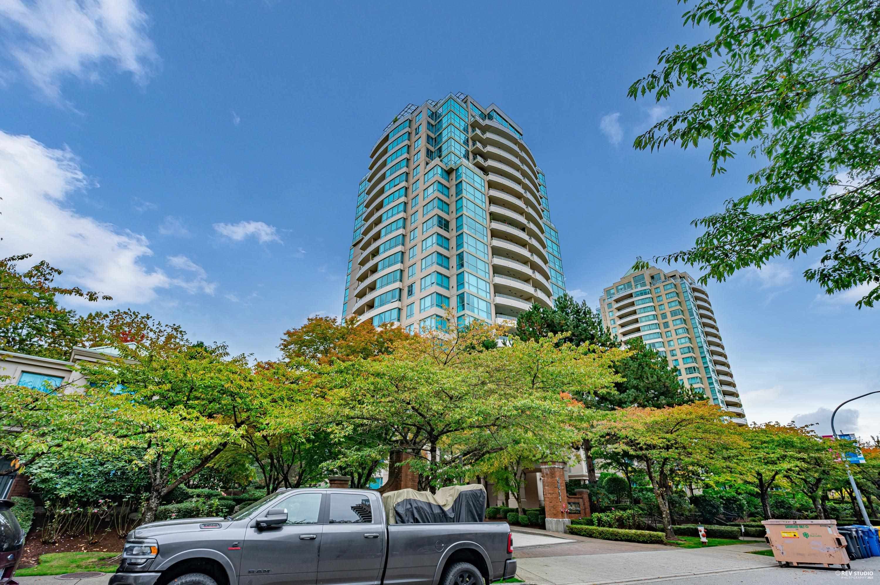 1702 - 6611 Southoaks Crescent, Burnaby, V5E 4L5 — photo 1