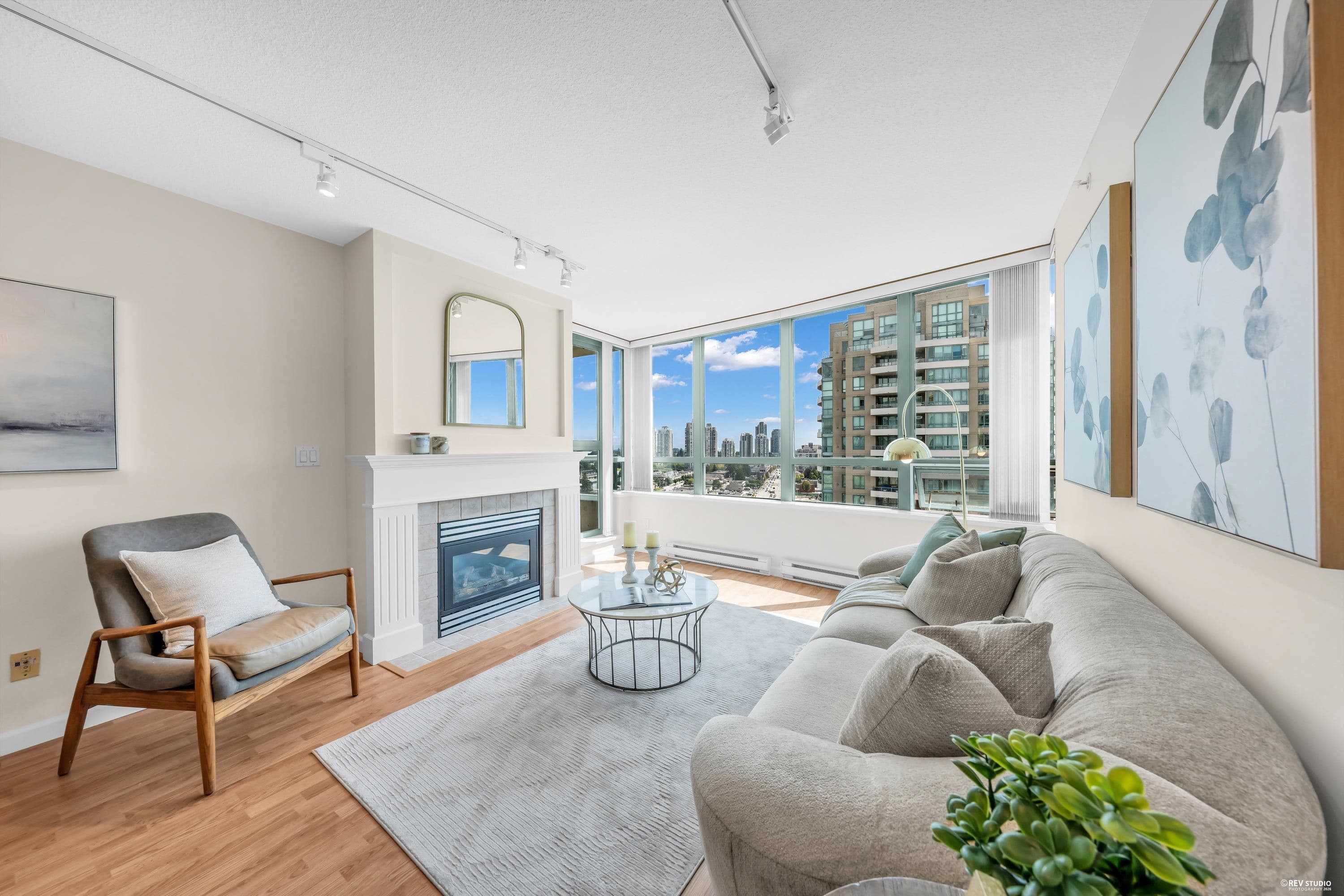 1702 - 6611 Southoaks Crescent, Burnaby, V5E 4L5 — photo 4