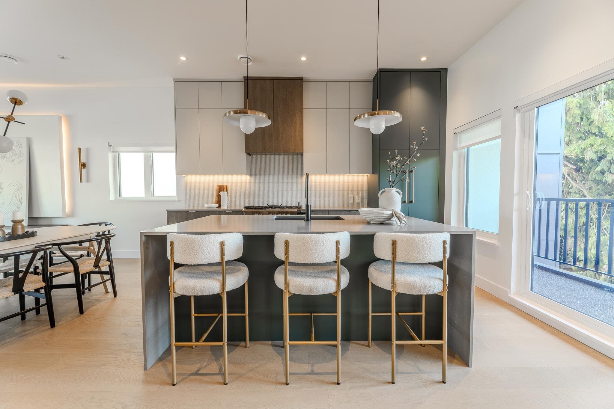 2 - 8483 16 Avenue, Burnaby, V3N 1S4 — photo 3