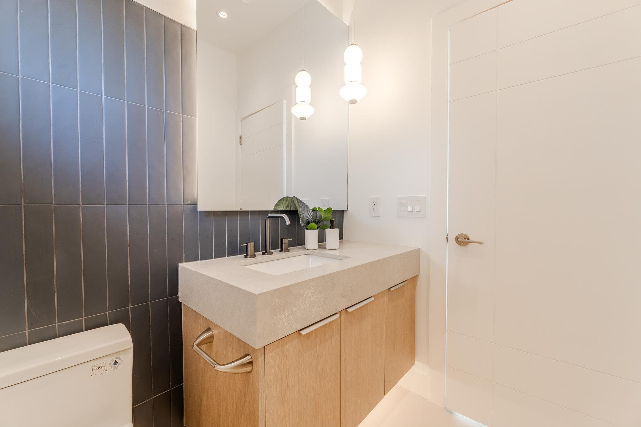 4 - 8483 16 Avenue, Burnaby, V3N 1S4 — photo 4
