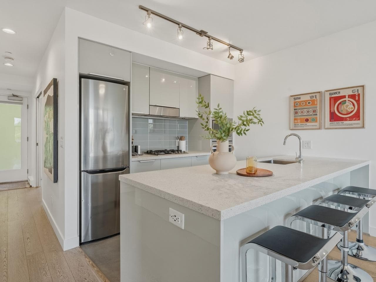 403 - 71 E Pender Street, Vancouver, V6A 1S9 — photo 3