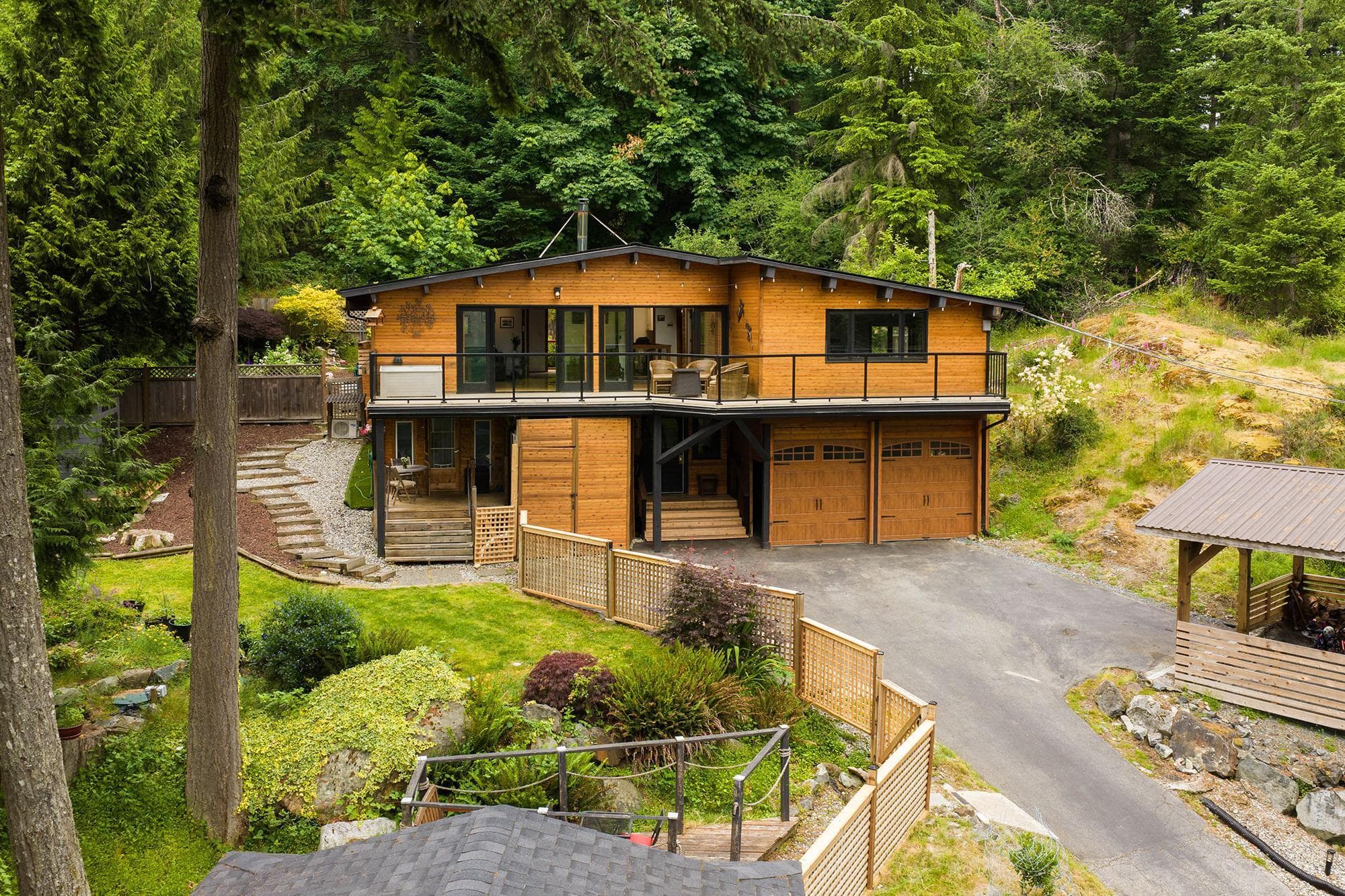 1222 Miller Road, Bowen Island, V0N 1G1 — photo 1