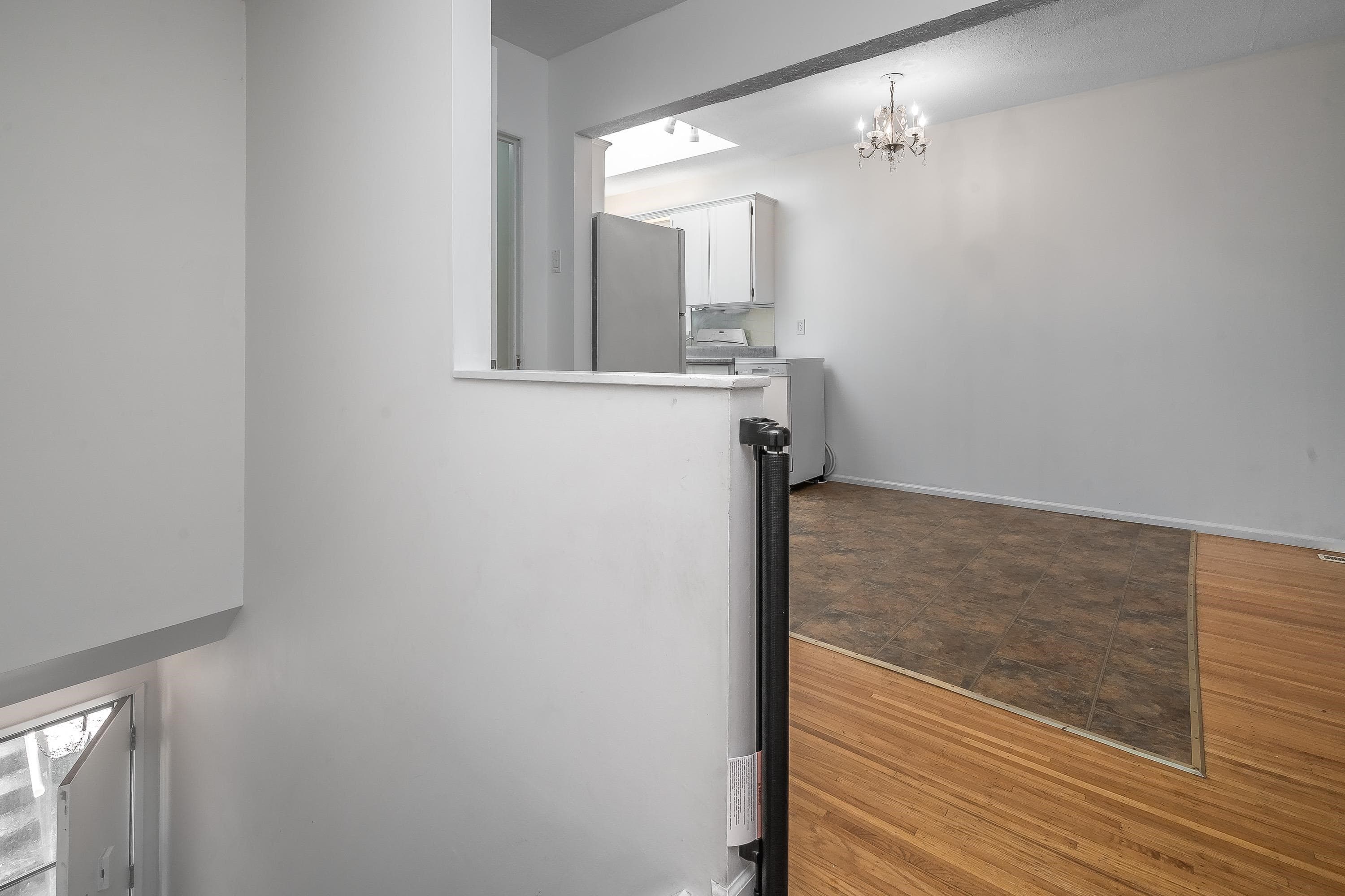 305 Marathon Court, Coquitlam, V3K 4Z4 — photo 4