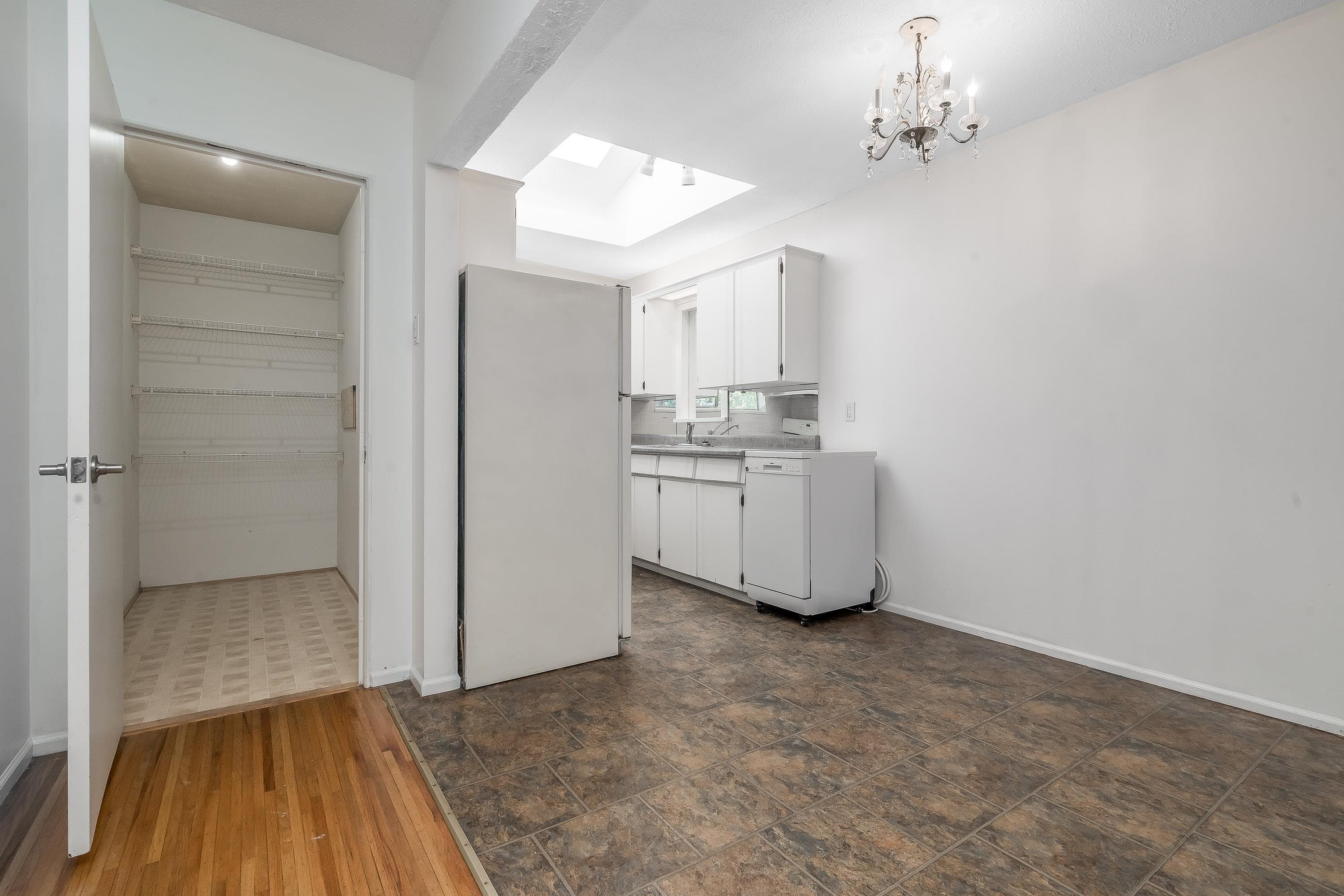 305 Marathon Court, Coquitlam, V3K 4Z4 — photo 5