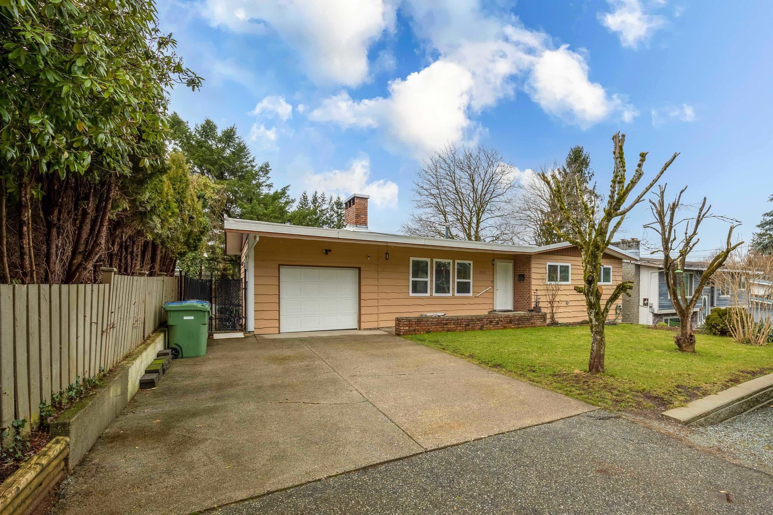 2519 Magnolia Crescent, Abbotsford, V2T 3N1 — photo 1