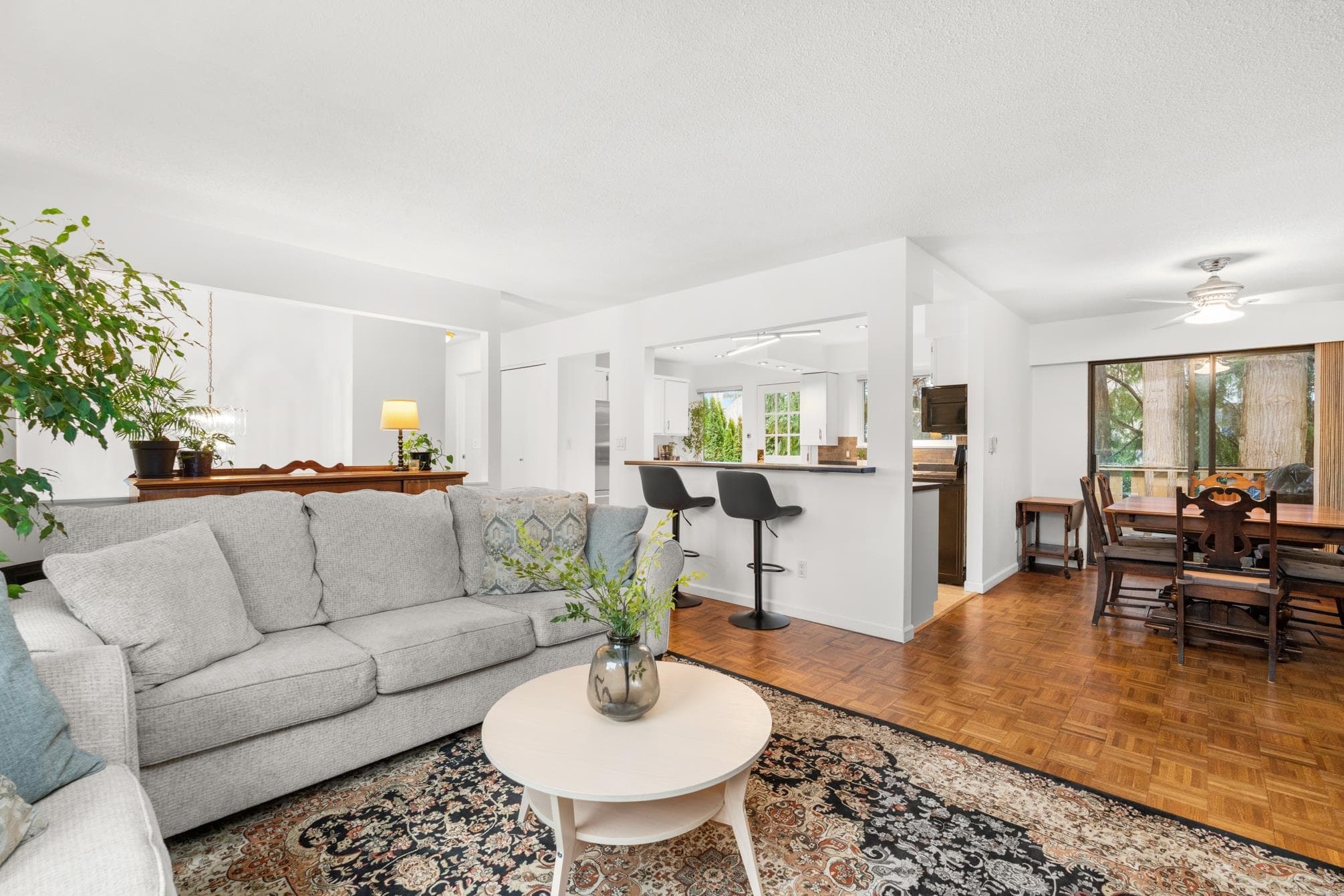 11752 64a Avenue, Delta, V4E 2C6 — photo 1