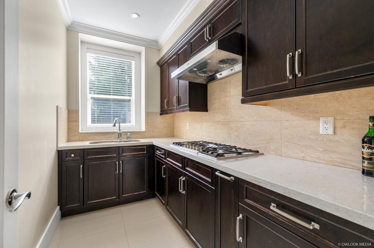 Suite - 55xx Chemanius Drive, Richmond, V7C 3B8 — photo 3
