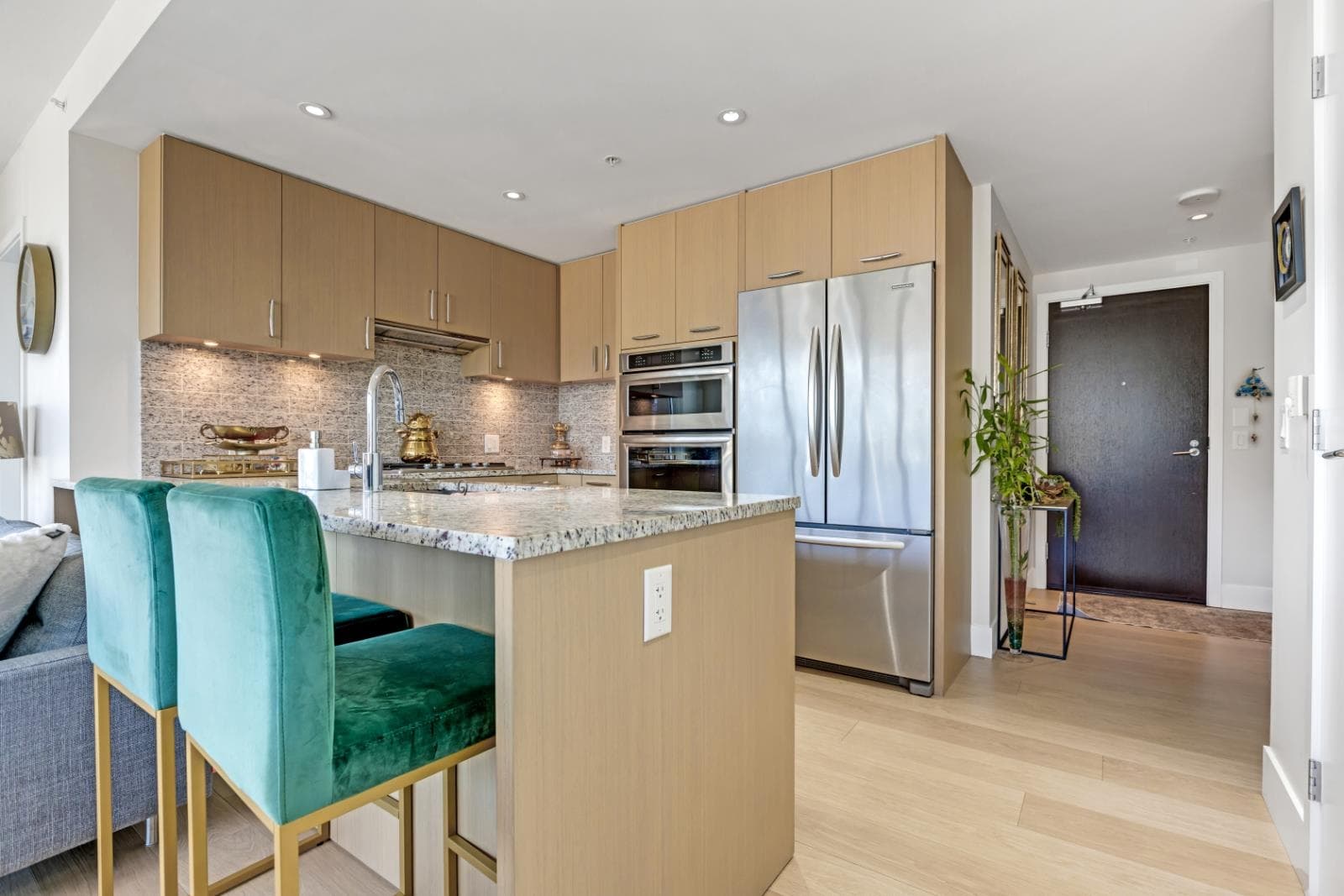 1401 - 150 W 15th Street, North Vancouver, V7M 0C4 — photo 2