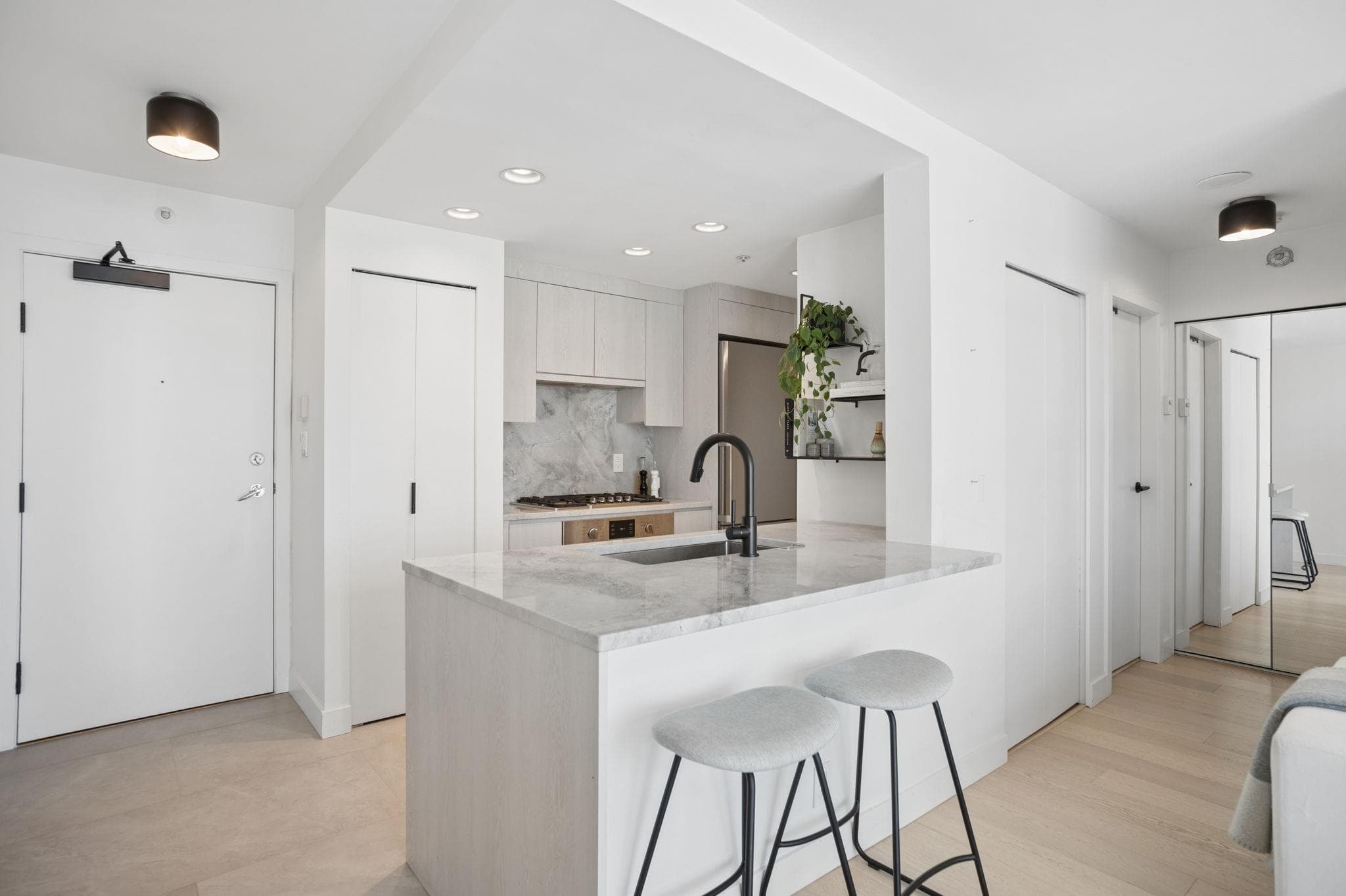 2905 - 198 Aquarius Mews, Vancouver, V6Z 2Y4 — photo 3