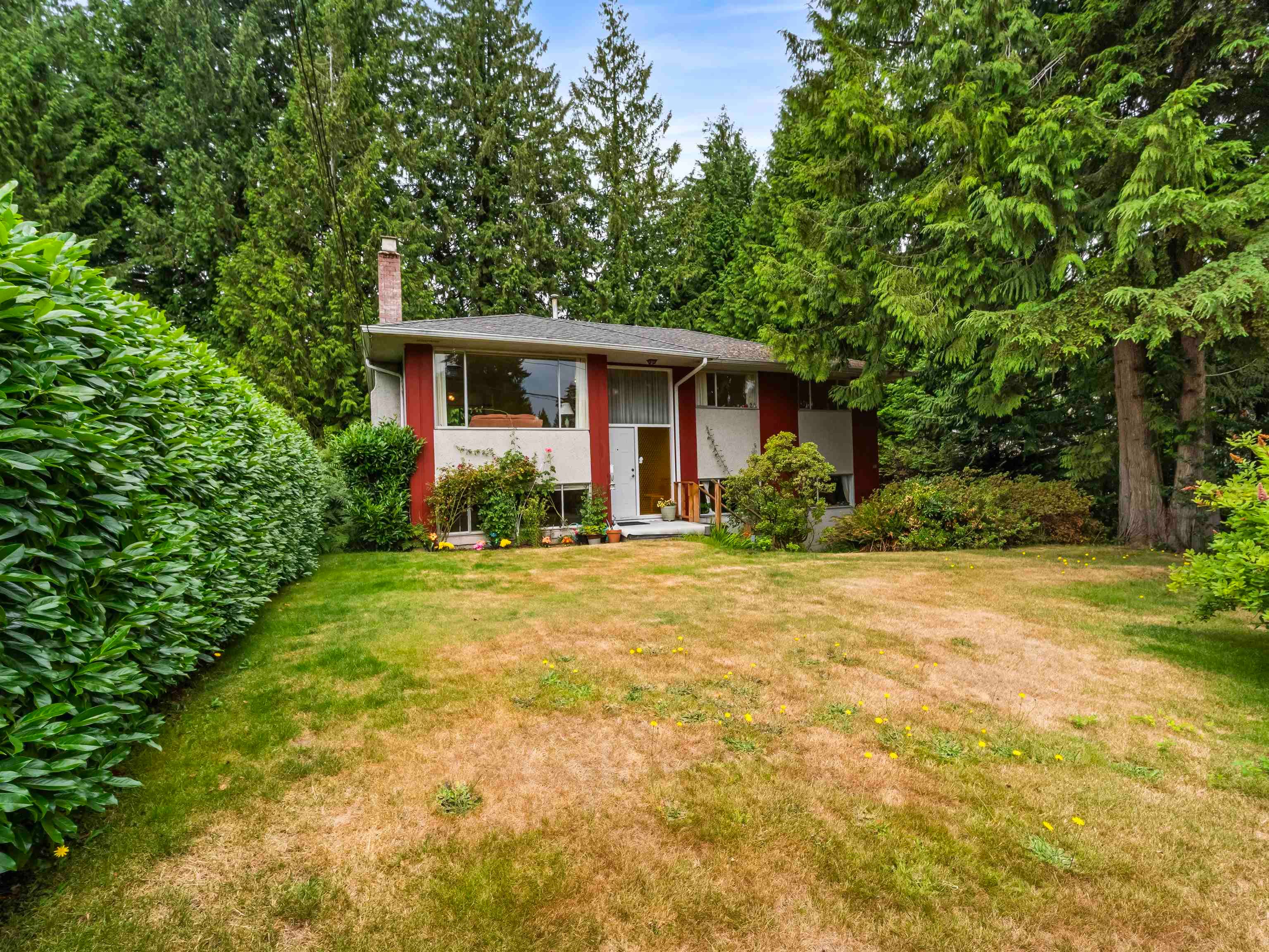 628 E St. James Road, North Vancouver, V7N 1L6 — photo 2