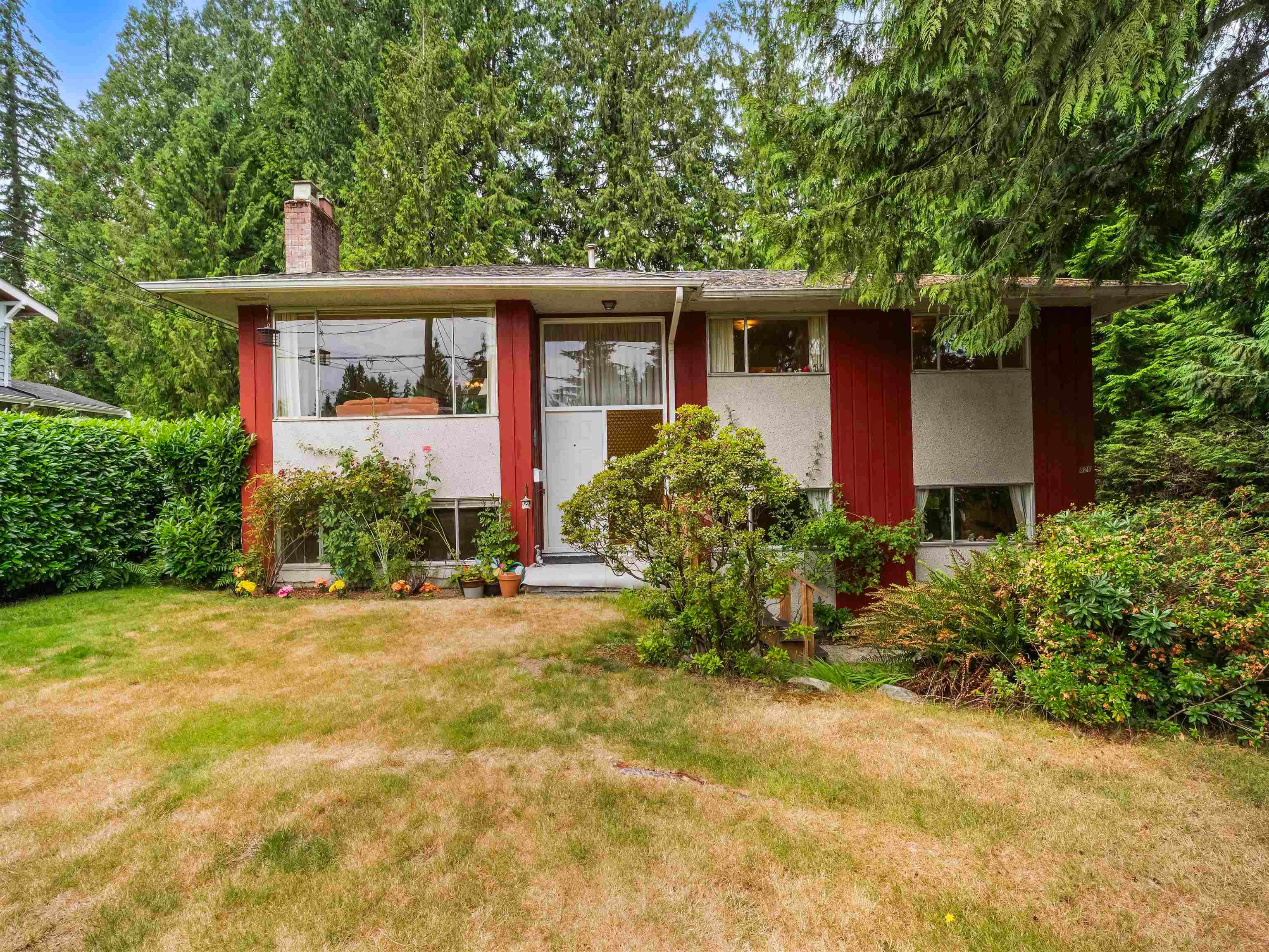 628 E St. James Road, North Vancouver, V7N 1L6 — photo 3