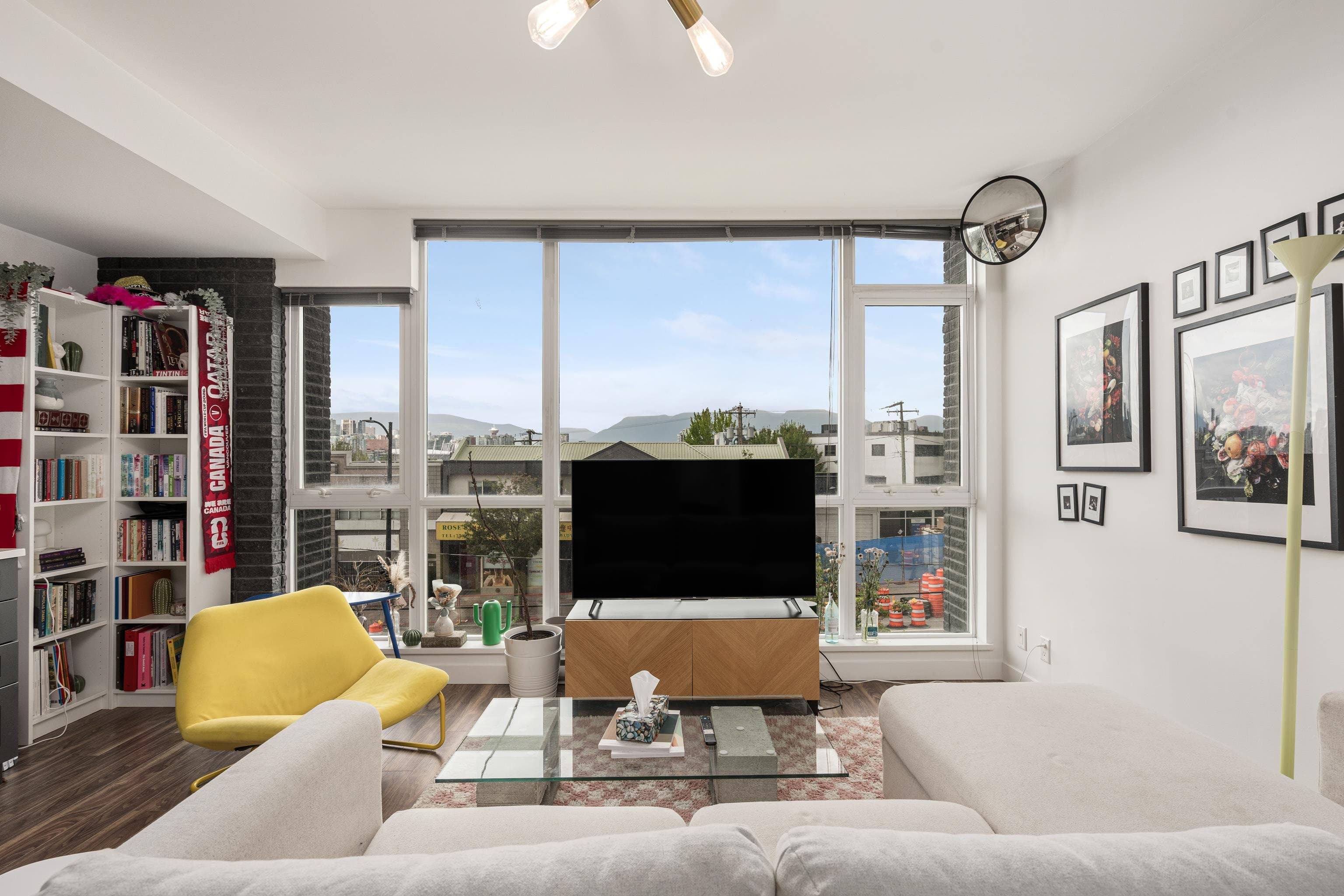 208 - 2511 Quebec Street, Vancouver, V5T 0B6 — photo 2