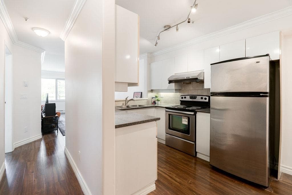 301 - 210 Carnarvon Street, New Westminster, V3L 1B8 — photo 2