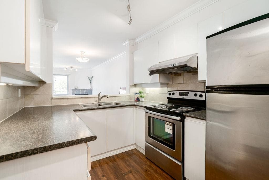 301 - 210 Carnarvon Street, New Westminster, V3L 1B8 — photo 3