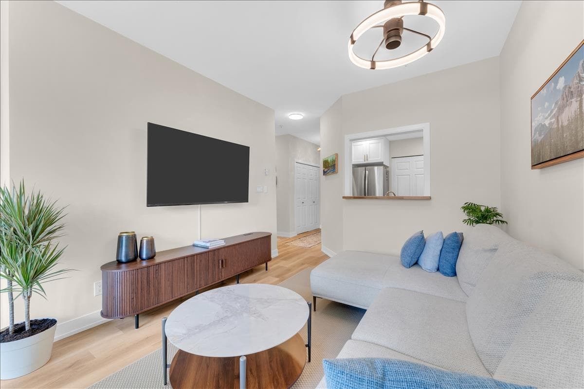 303 - 630 Roche Point Drive, North Vancouver, V7H 3A1 — photo 3