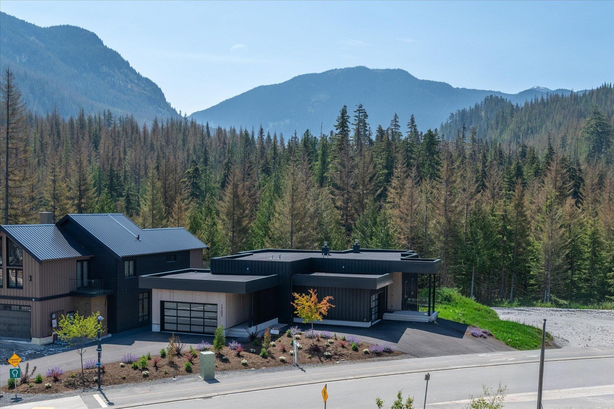 1702 River Run Place, Whistler, V8E 1P4 — photo 1