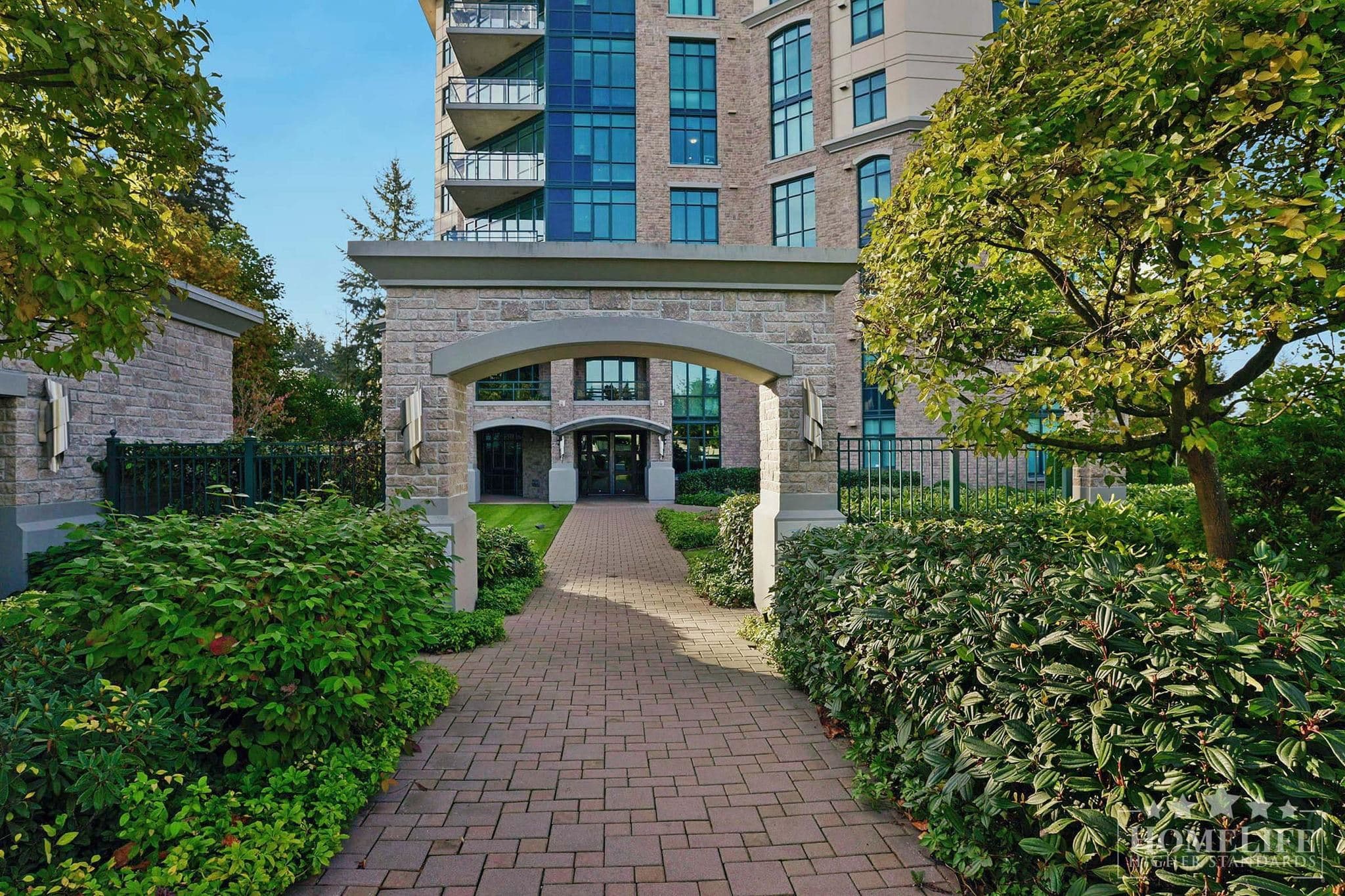 601 - 14824 North Bluff Road, White Rock