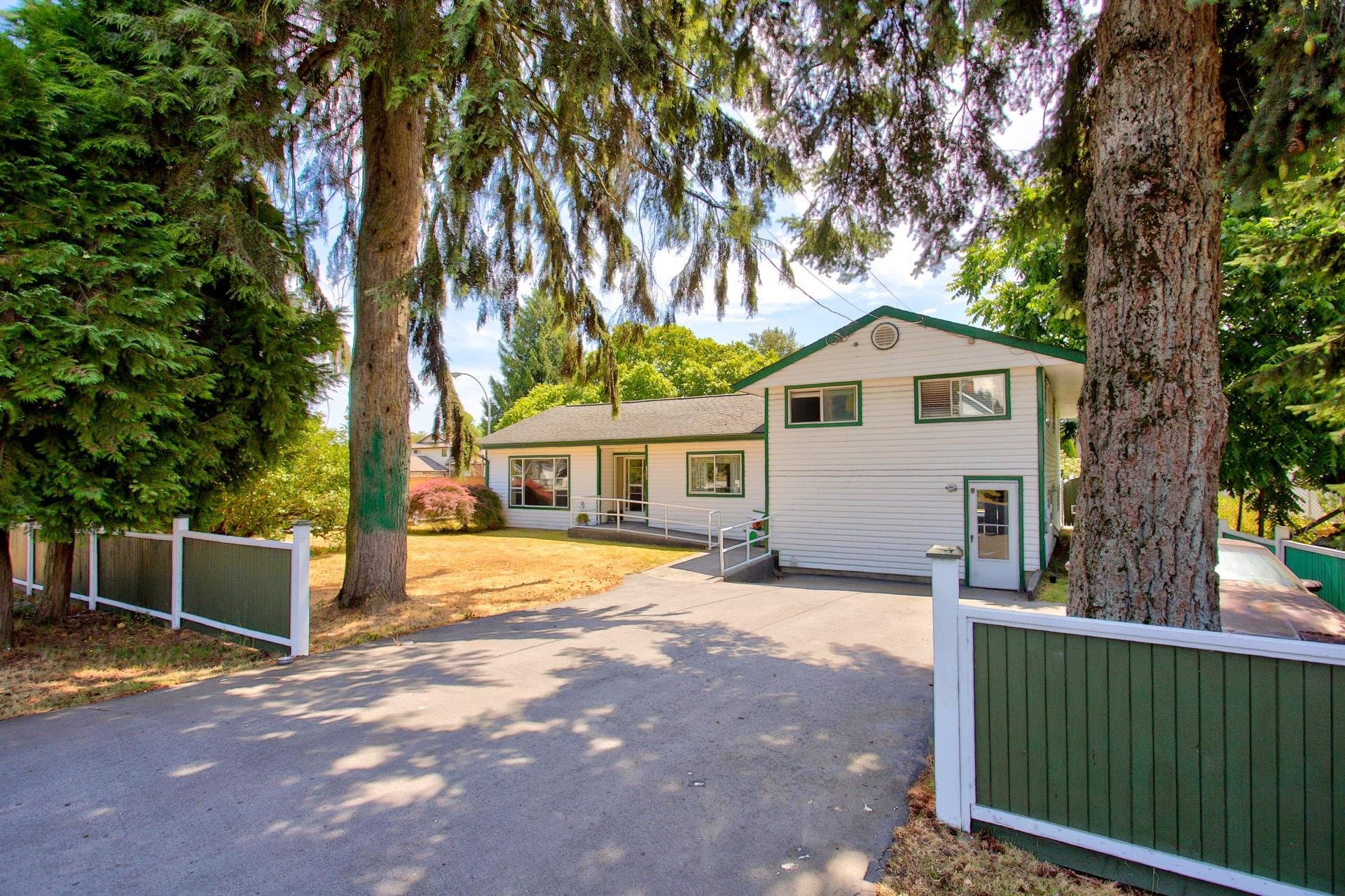 12488 92 Avenue, Surrey, V3V 1G5 — photo 1