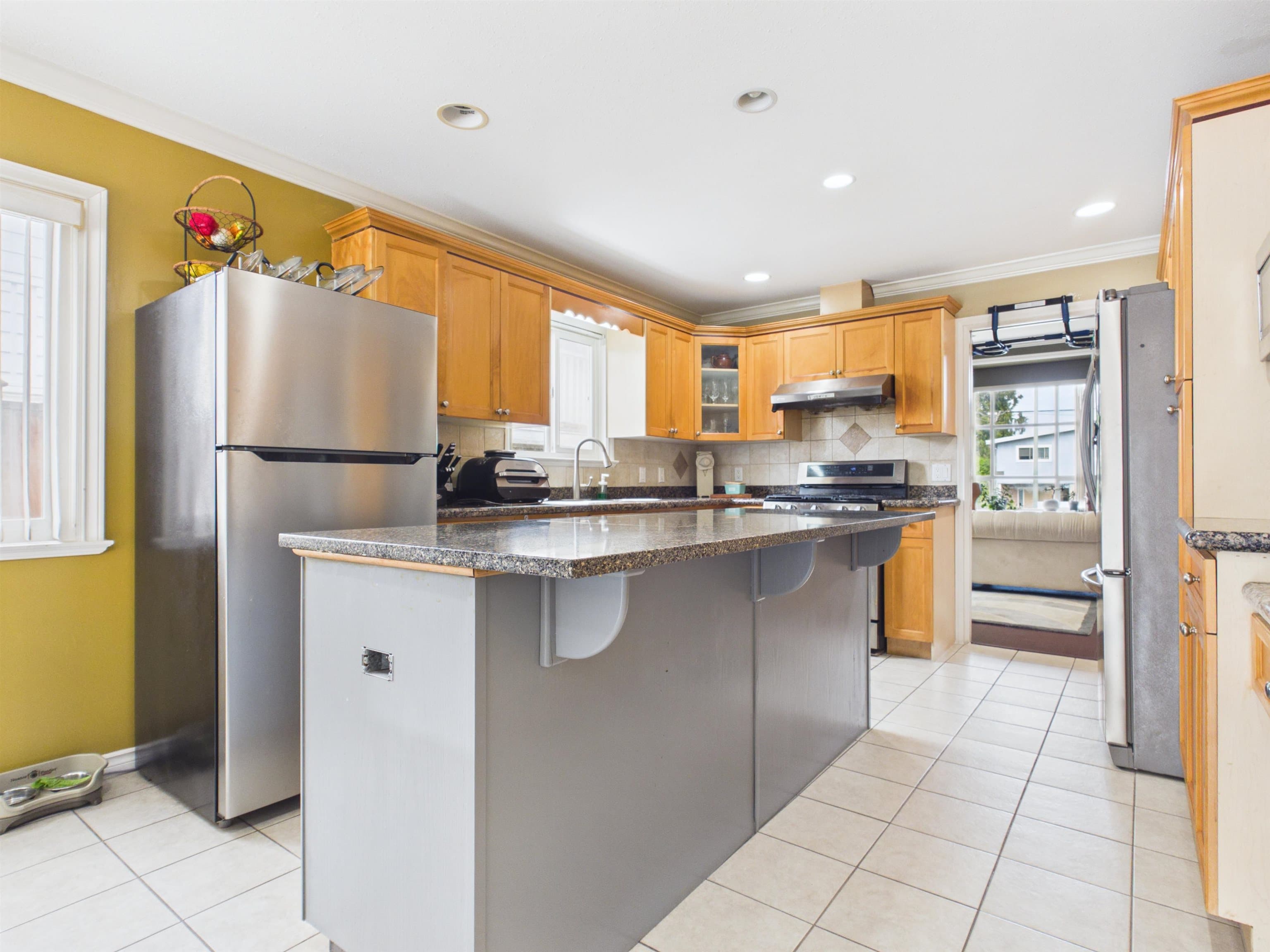 6615 Dufferin Avenue, Burnaby, V5H 3T2 — photo 2