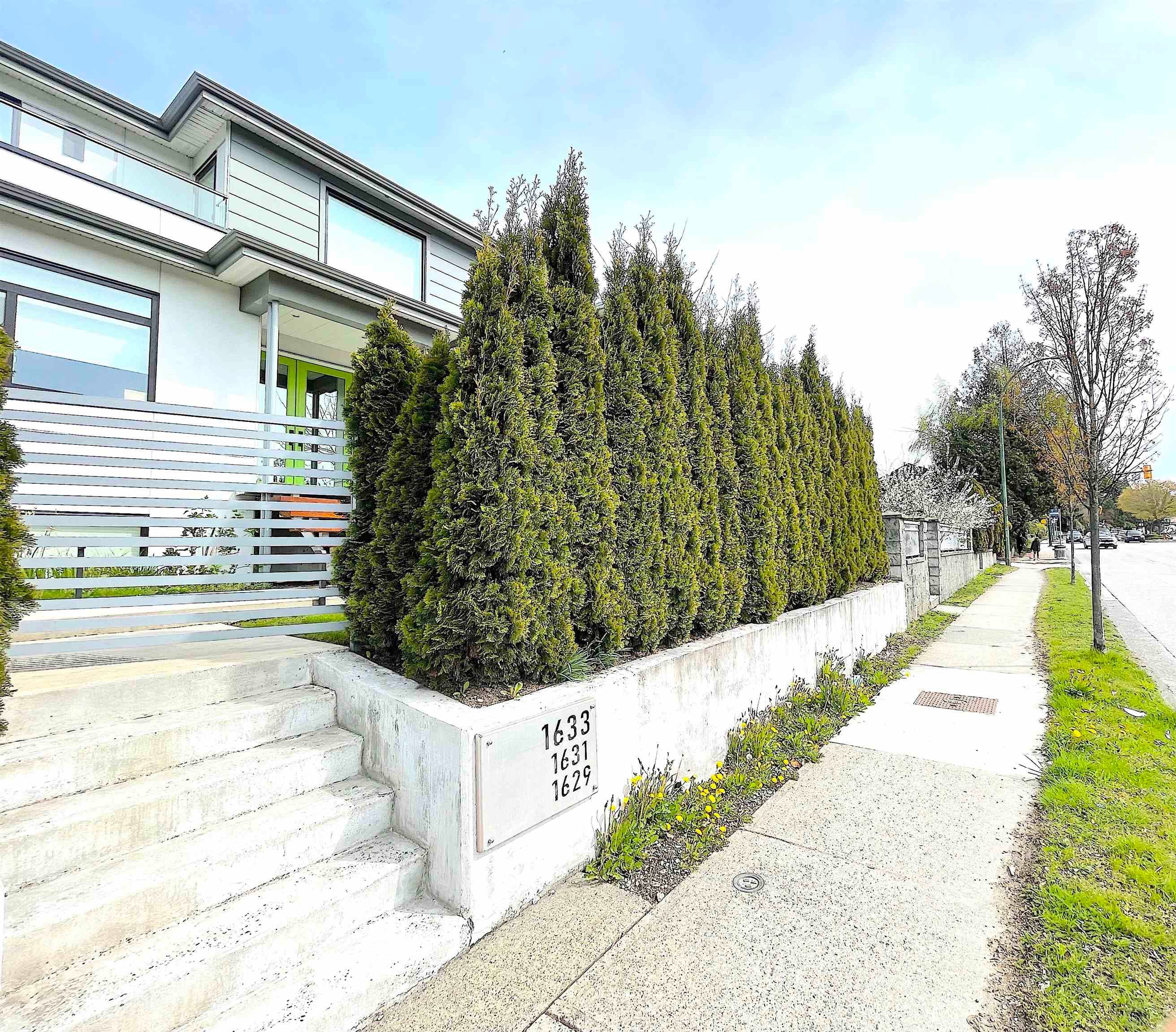 1633 SE Marine Drive, Vancouver, V5P 2R5 — photo 4