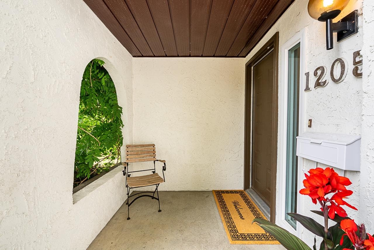 1205 Cypress Place, Port Moody, V3H 3Y7 — photo 2
