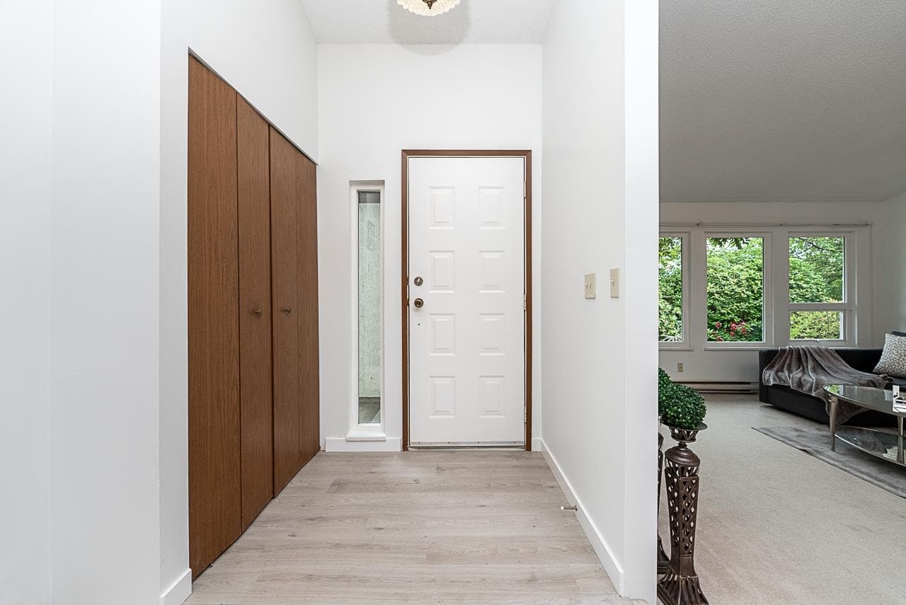 1205 Cypress Place, Port Moody, V3H 3Y7 — photo 4