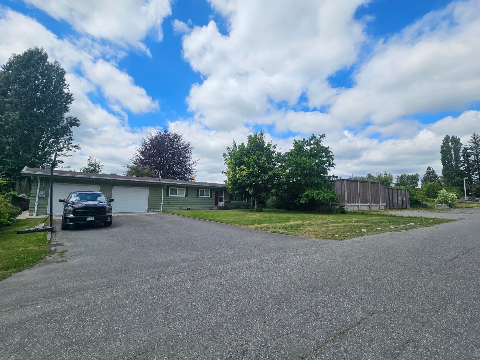 2977 270b Street, Langley, V4W 3C3 — photo 1
