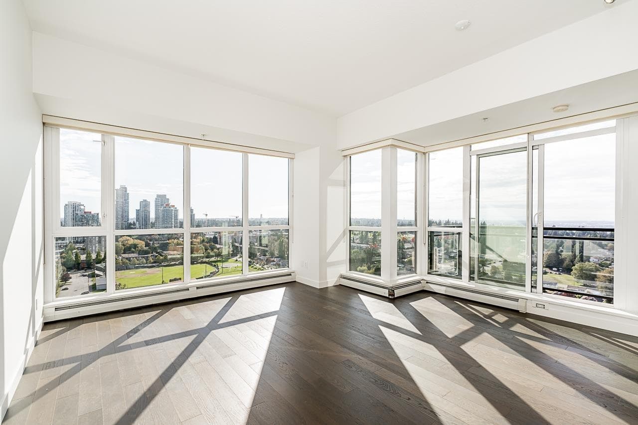 2504 - 10777 University Drive, Surrey