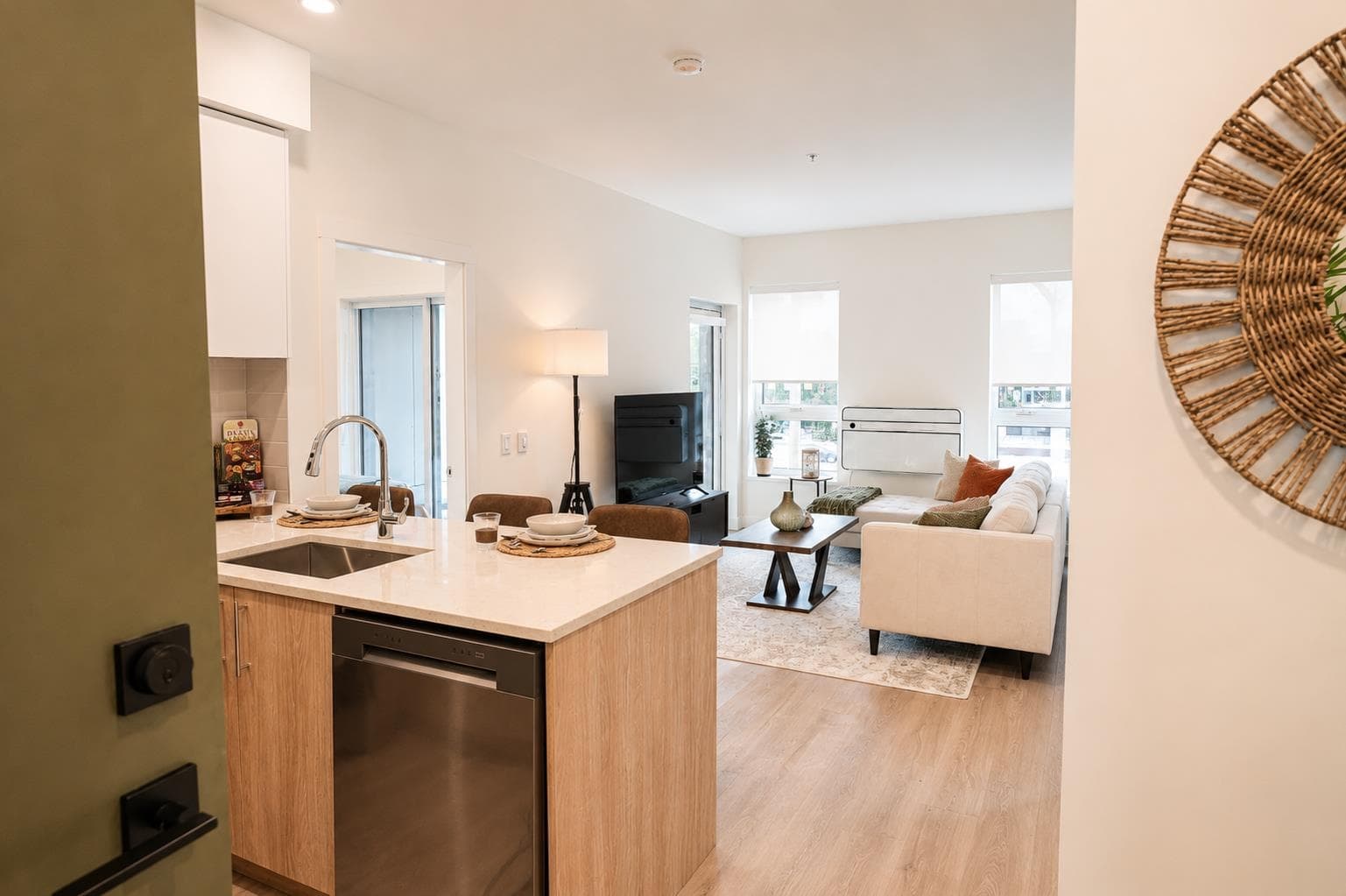411 - 245 Bewicke Avenue, North Vancouver, V7M 0H5 — photo 3