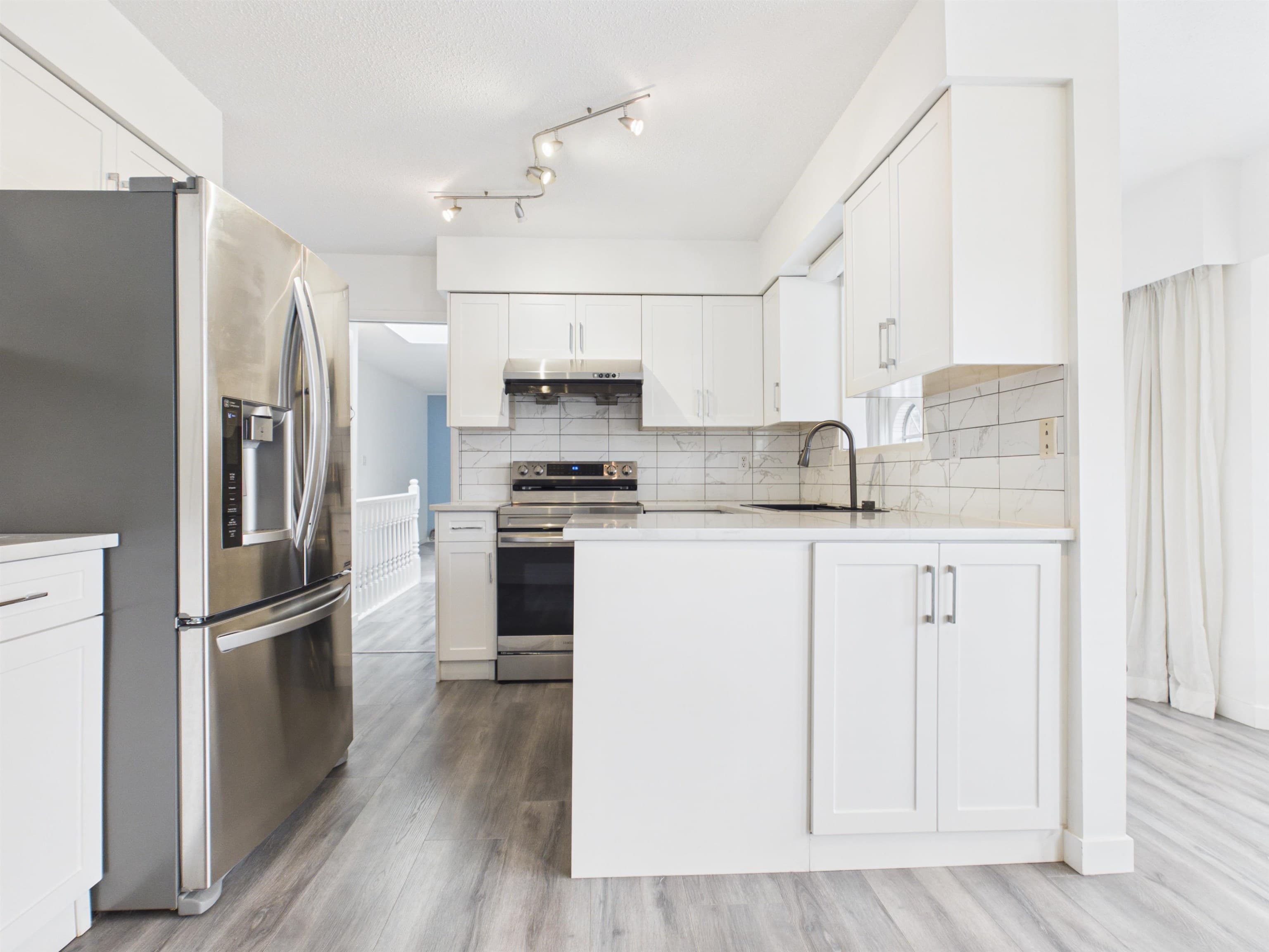 5135 Marine Drive, Burnaby, V5J 3G5 — photo 5