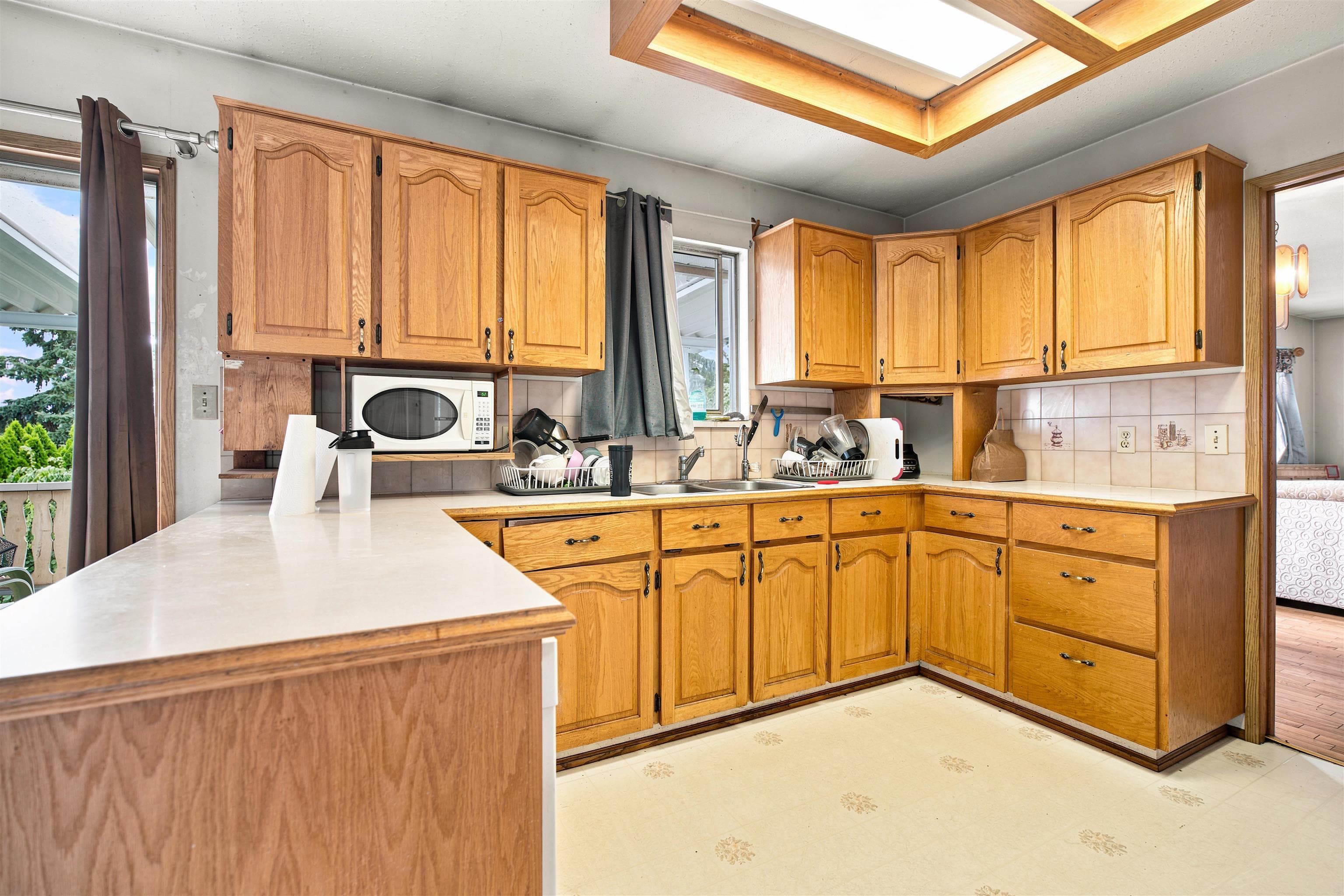 12191 101a Avenue, Surrey, V3V 2Z9 — photo 5
